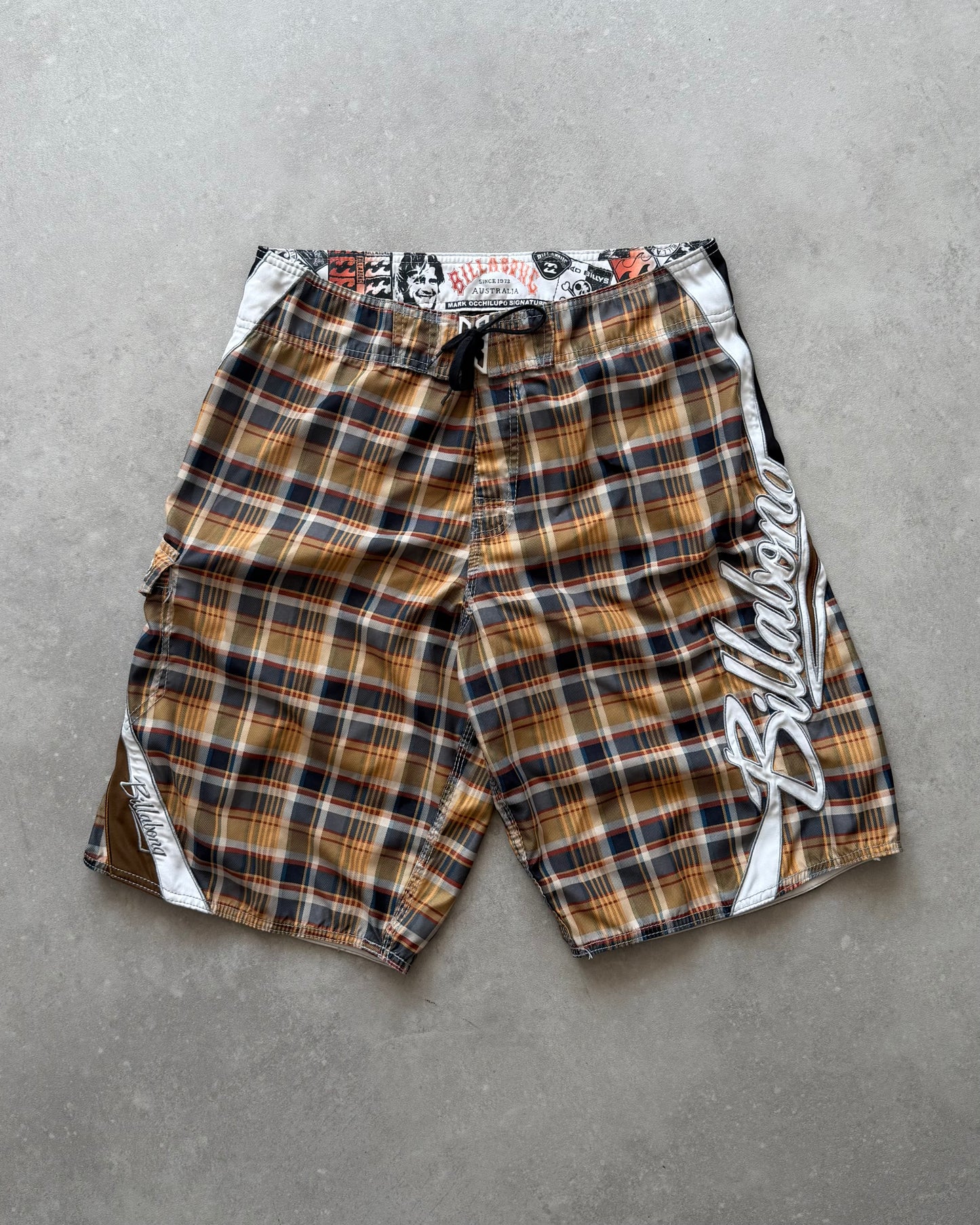 Vintage Billabong Mark Occhilupo Boardshorts (32)