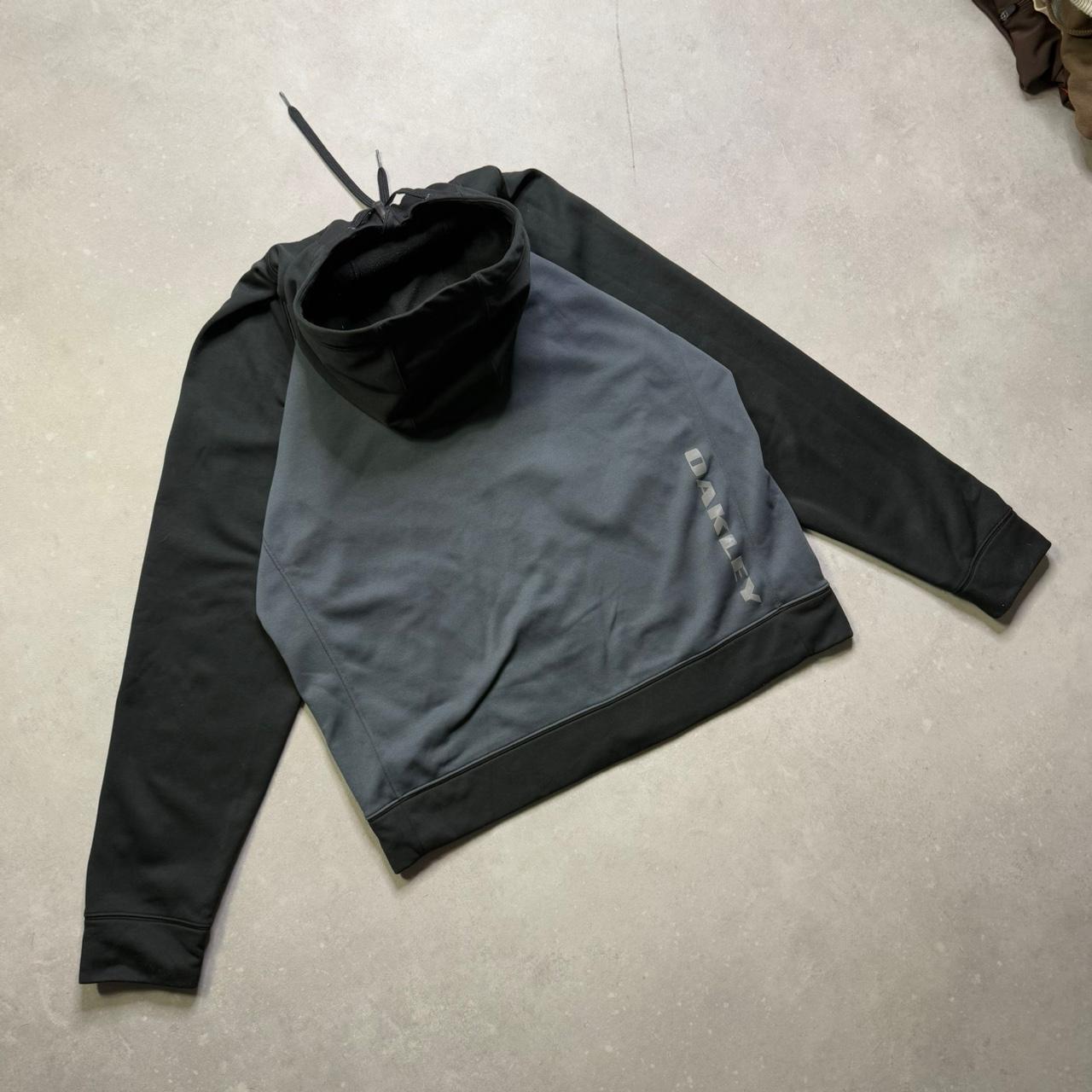 2000’s Oakley Hoodie