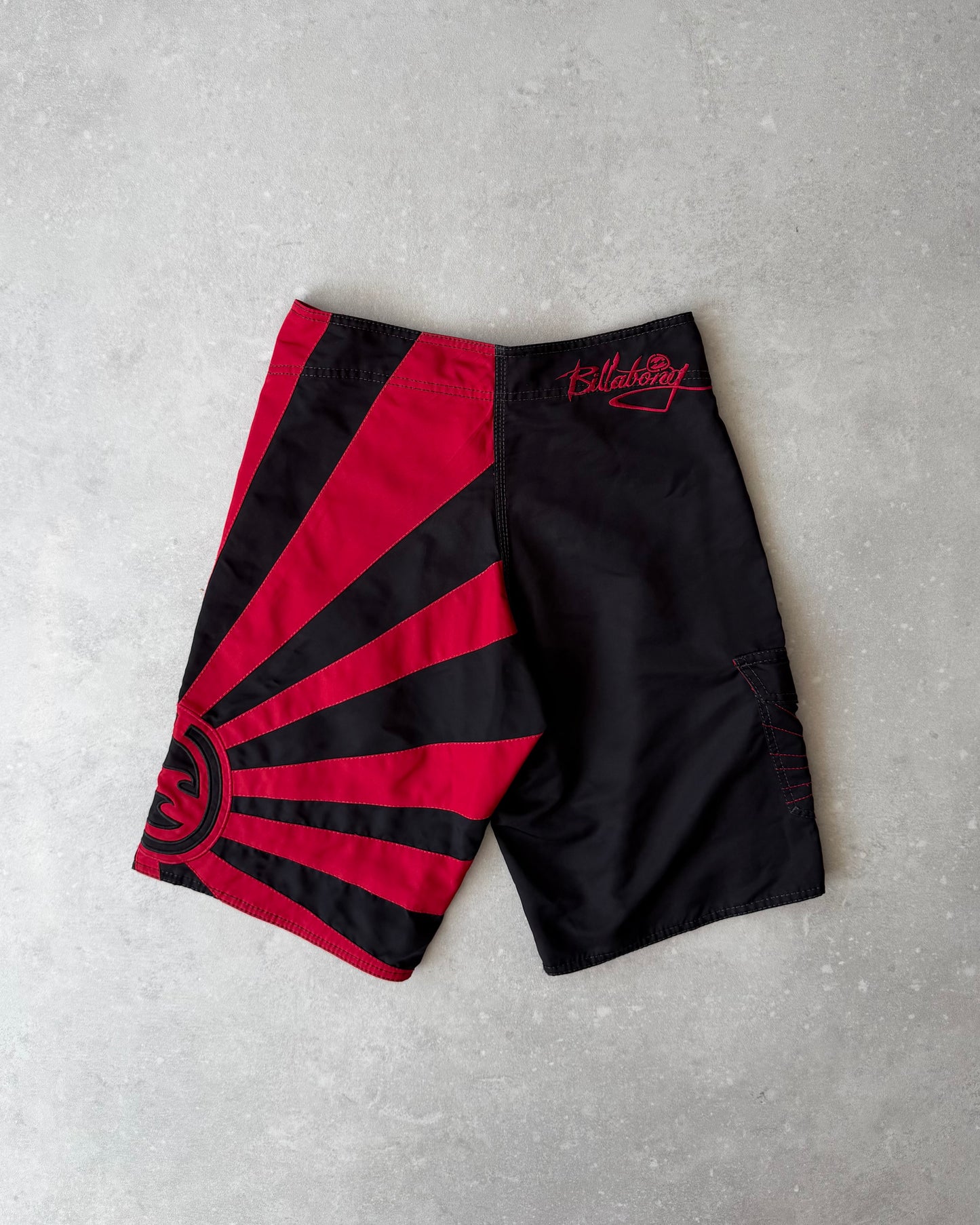 Vintage Billabong Andy Irons Rising Sun Boardshorts (28)