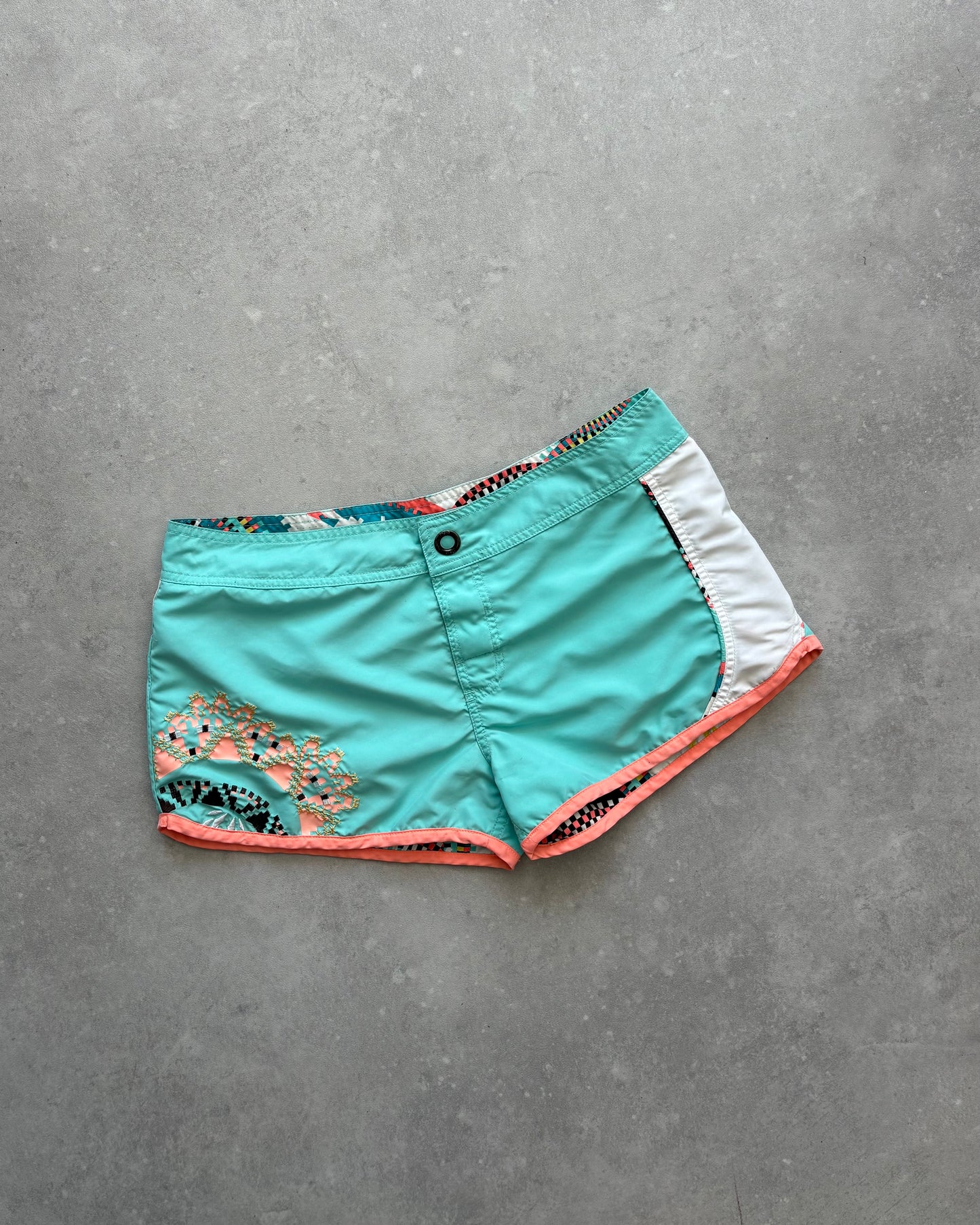 Vintage O’Neill Women’s Reversible Boardshorts (34)