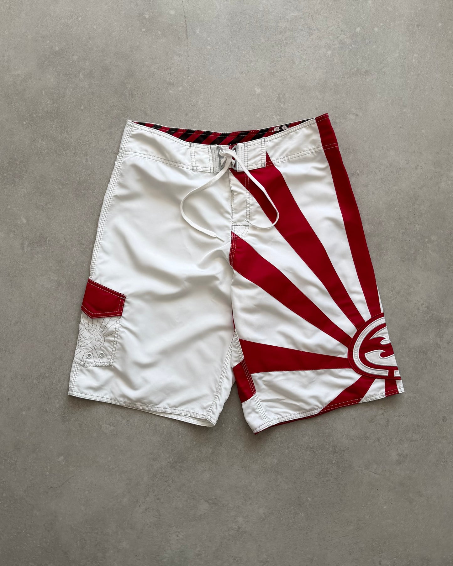 Vintage Billabong Andy Irons Rising Sun Boardshorts (34)