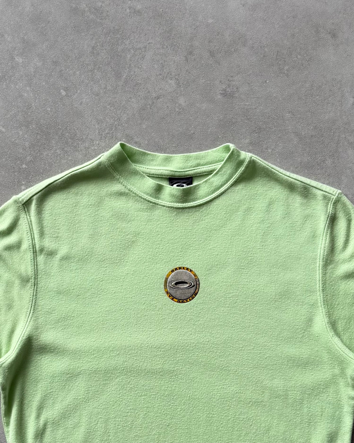 Vintage Oakley Women’s T-shirt (S)