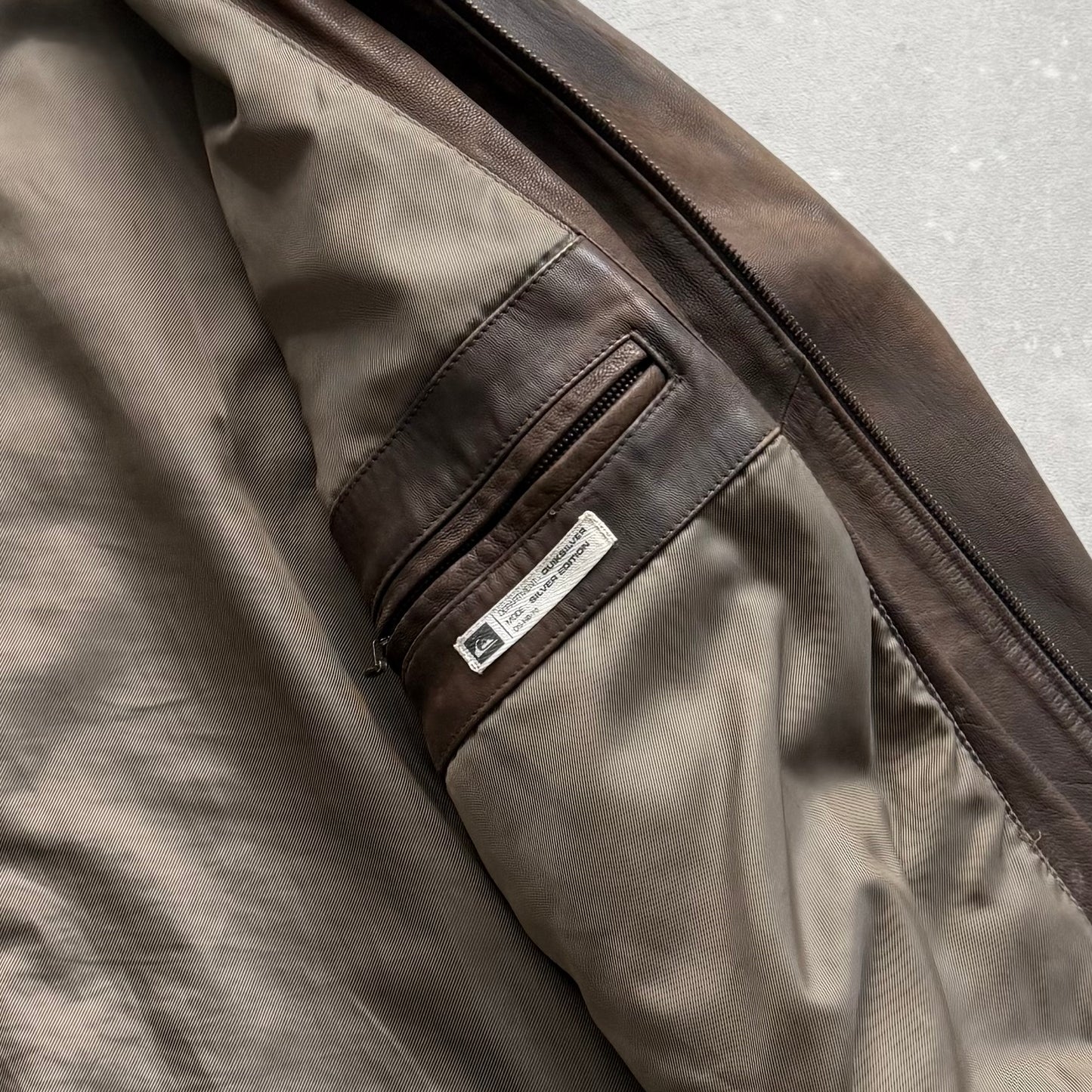 00's Quiksilver Leather Jacket (L)