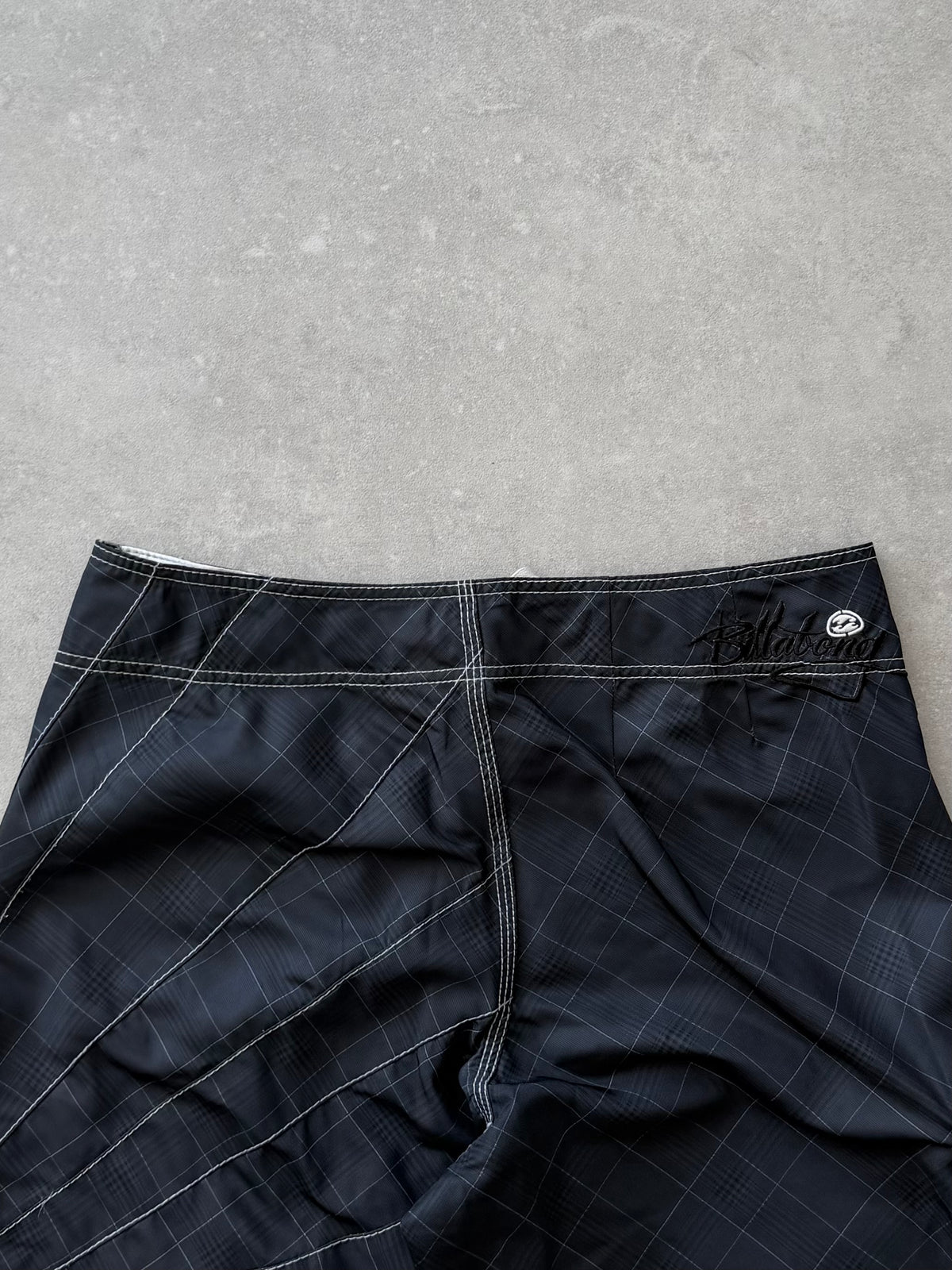 Vintage Billabong Andy Irons Rising Sun Boardshorts (34)