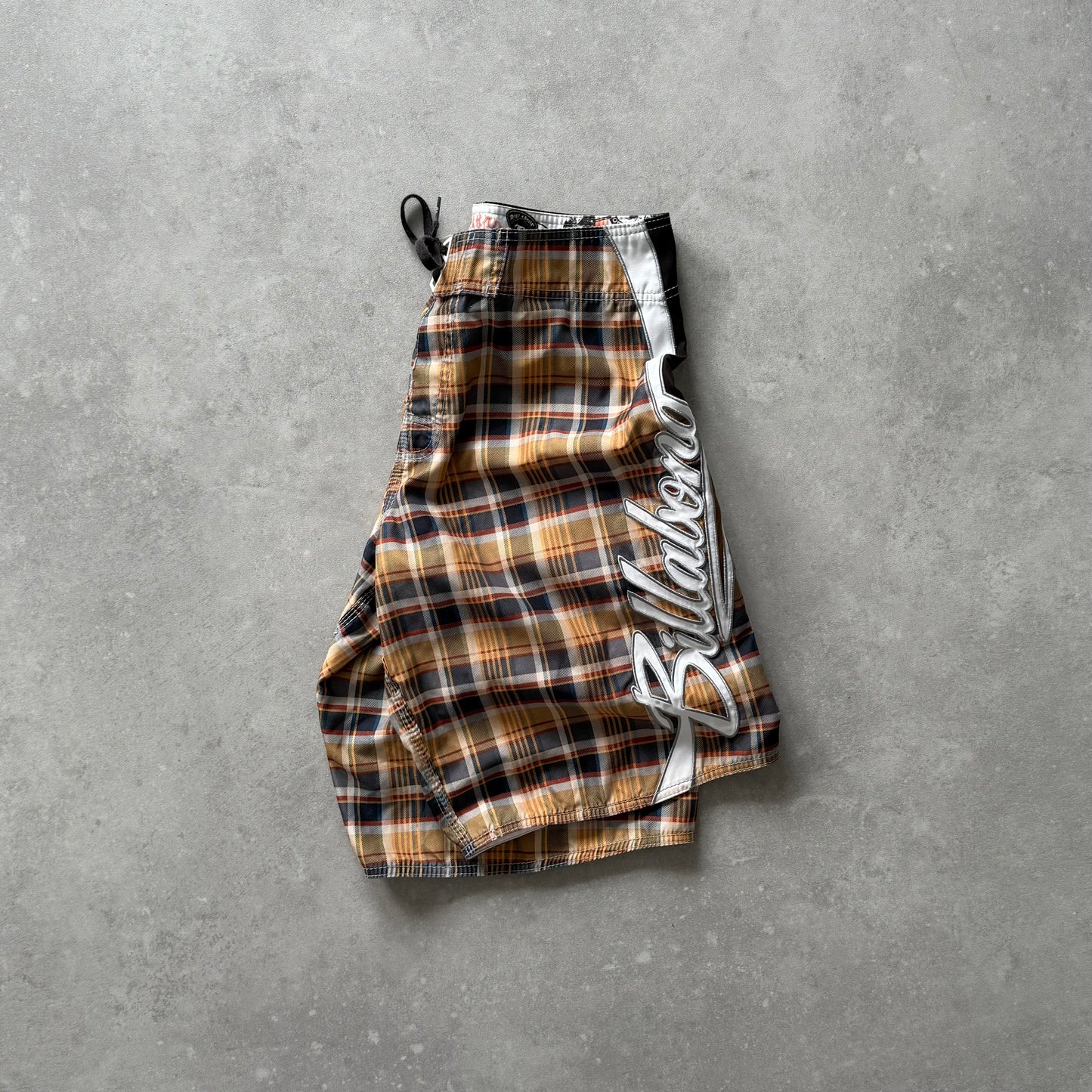 Vintage Billabong Mark Occhilupo Boardshorts (31)