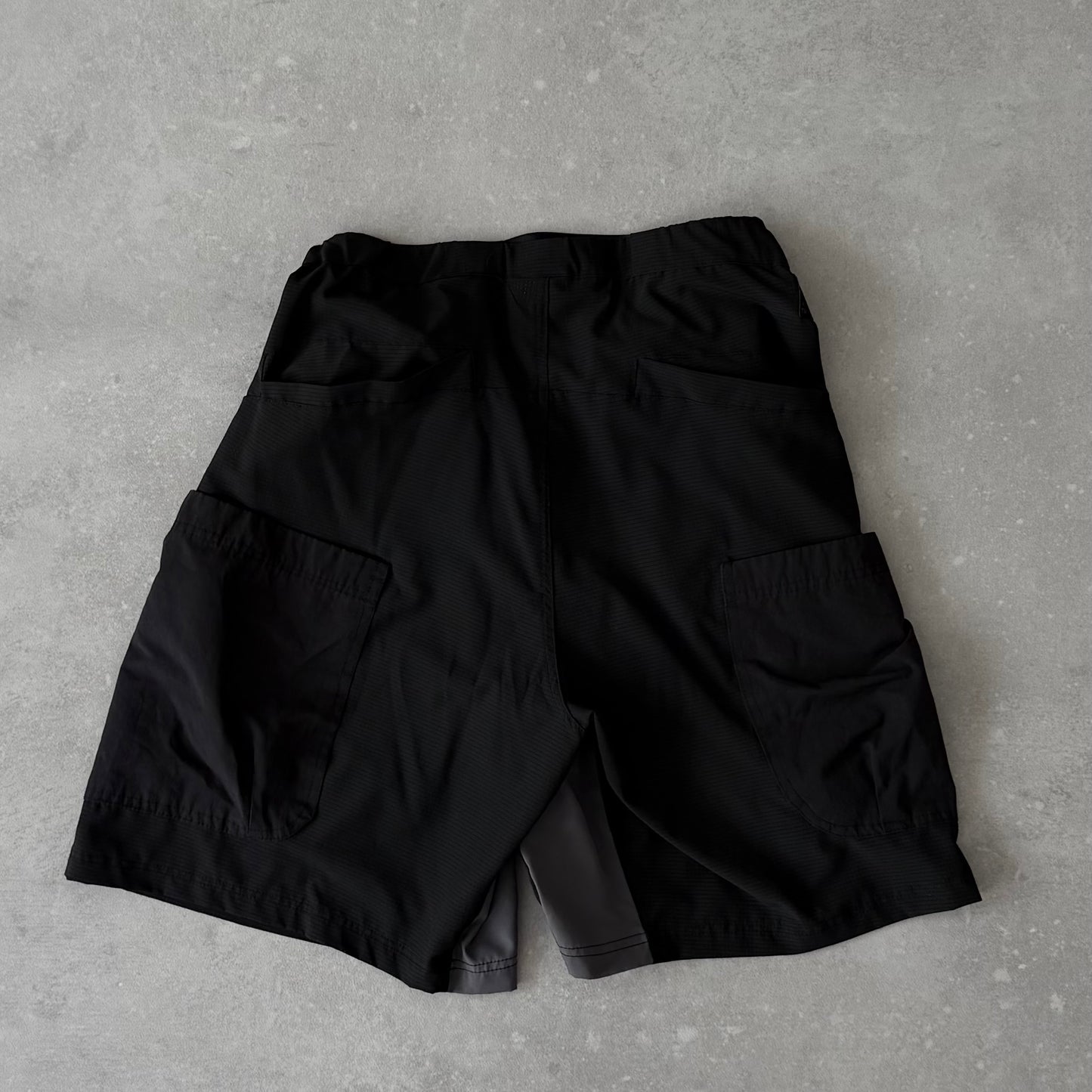 00’s Oakley Cargo Shorts (32)