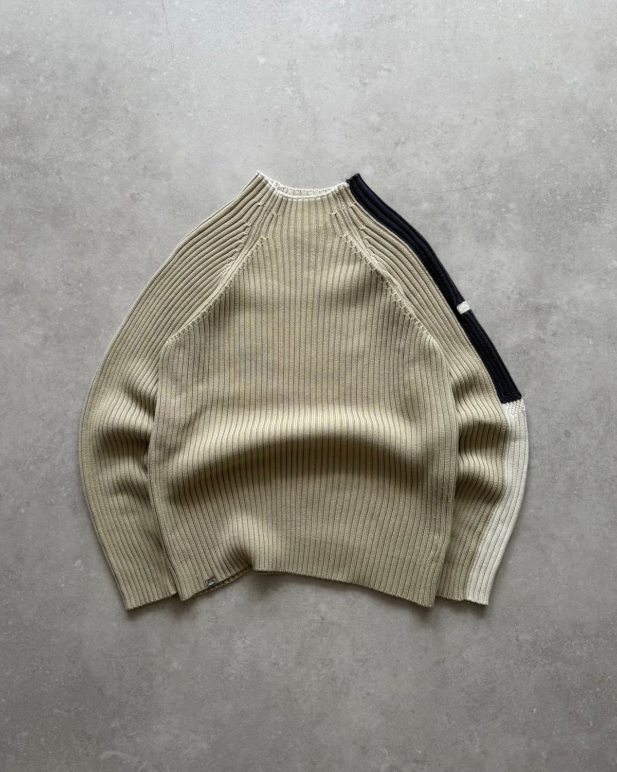 Vintage Quiksilver Cable Knit Jumper (M)