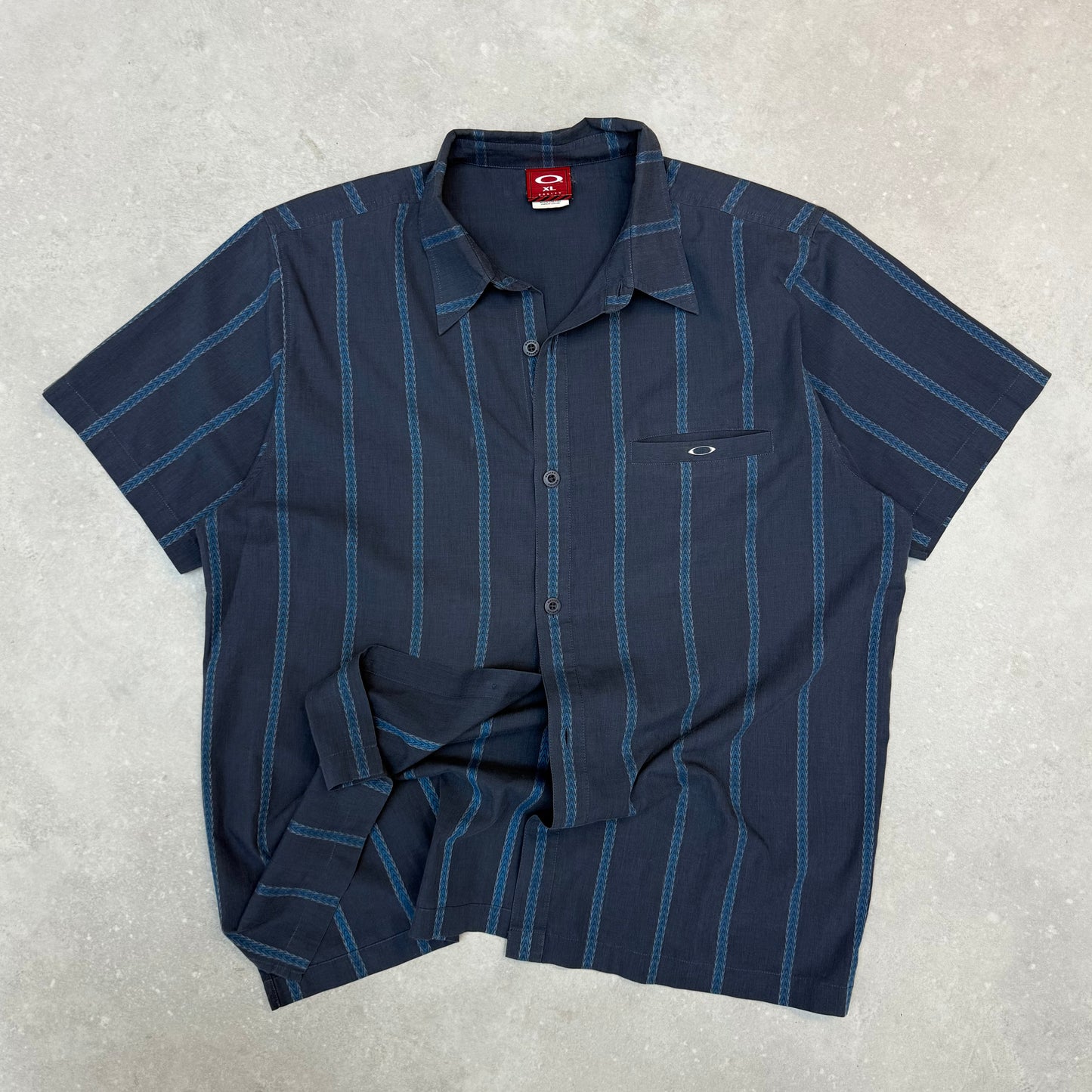 2000’s Oakley Shirt