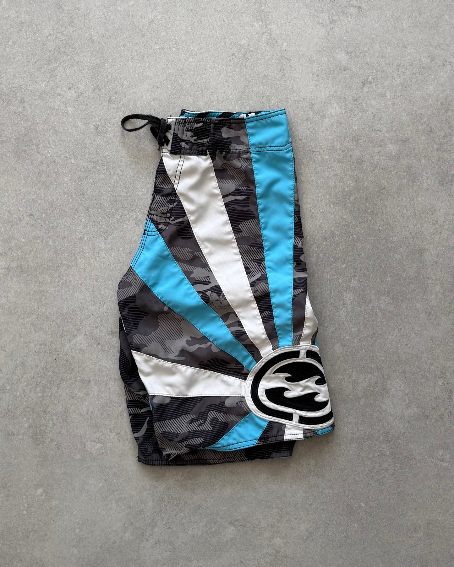 Vintage Billabong Andy Irons Rising Sun Boardshorts (30)
