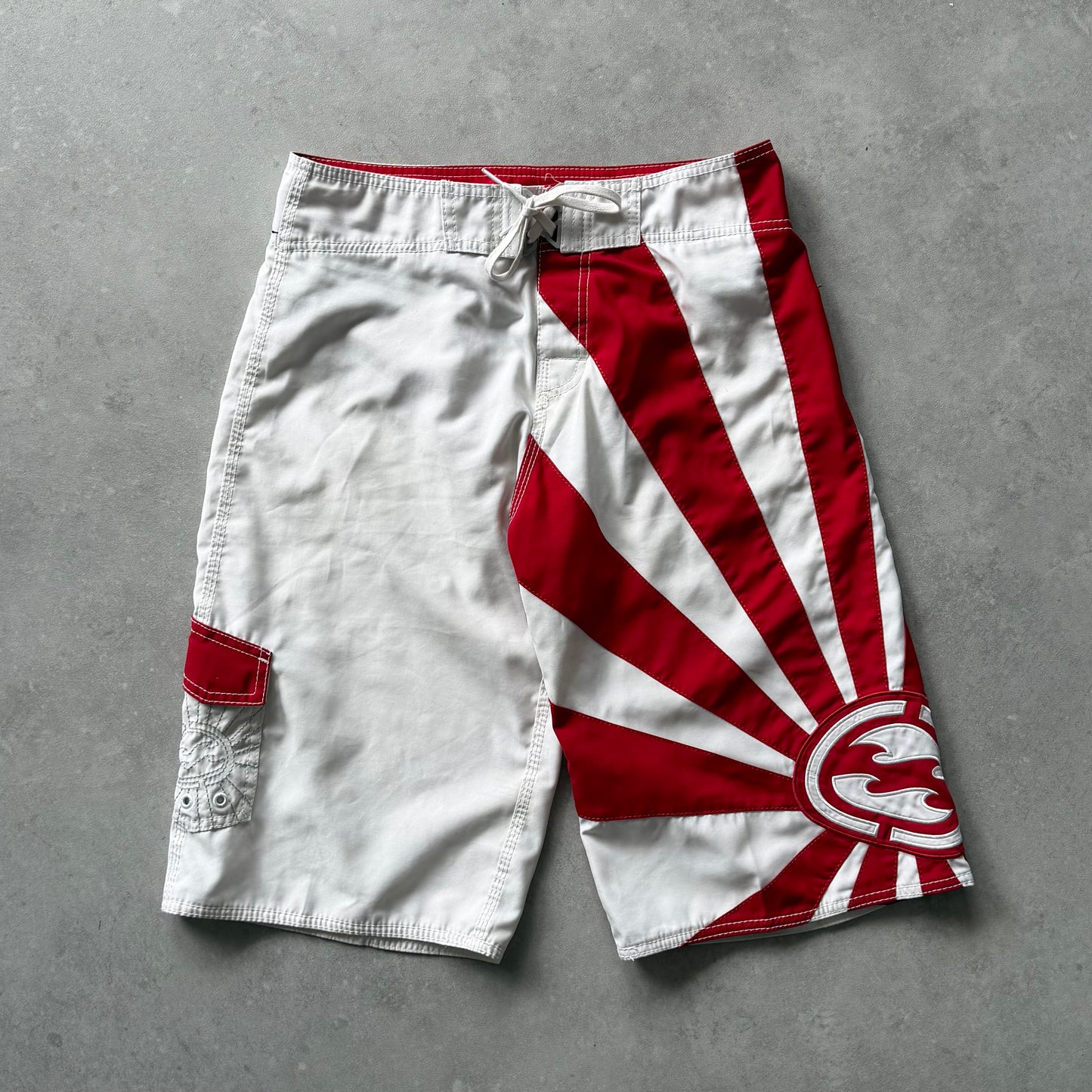 Vintage Billabong Andy Irons Rising Sun Boardshorts (30)