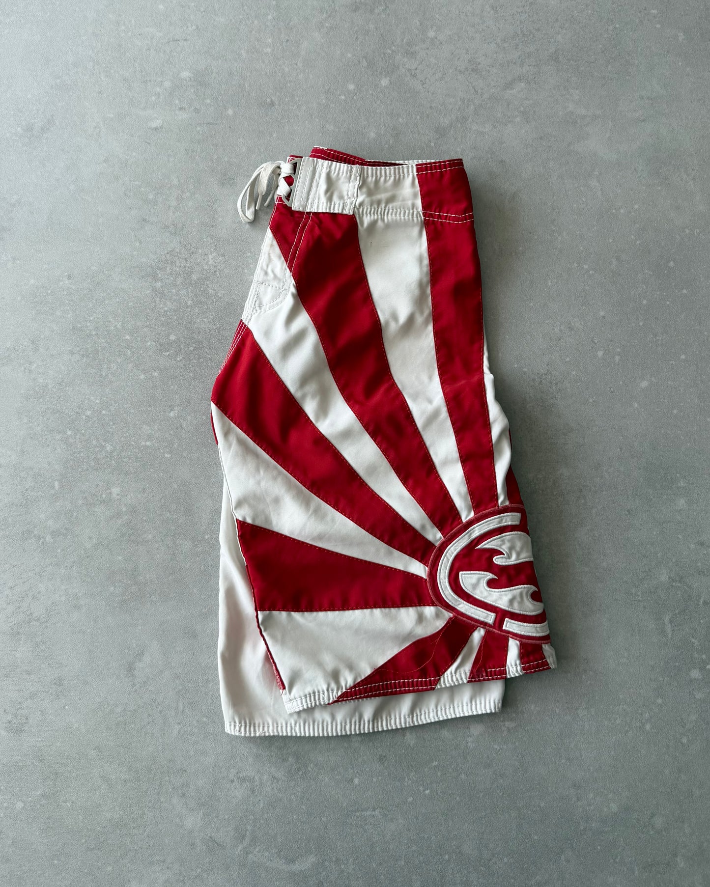 Vintage Billabong Andy Irons Rising Sun Boardshorts (26)