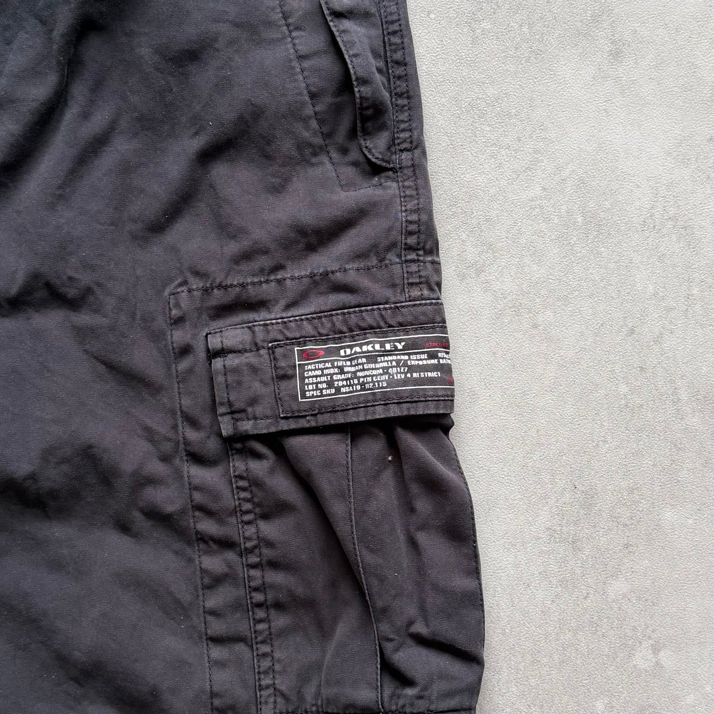 Vintage Oakley Cargo Shorts (34)