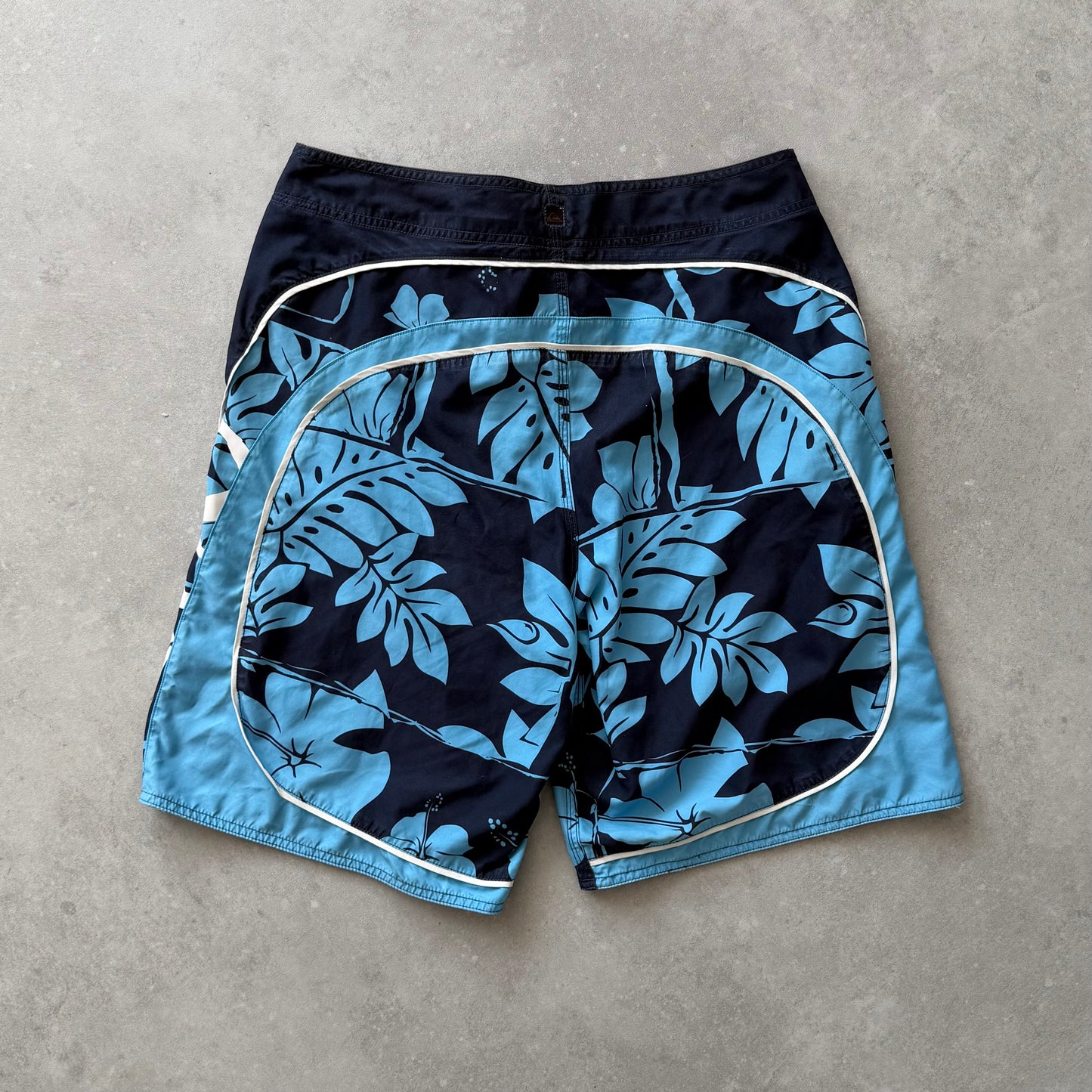 00's Quiksilver Boardshorts (32)
