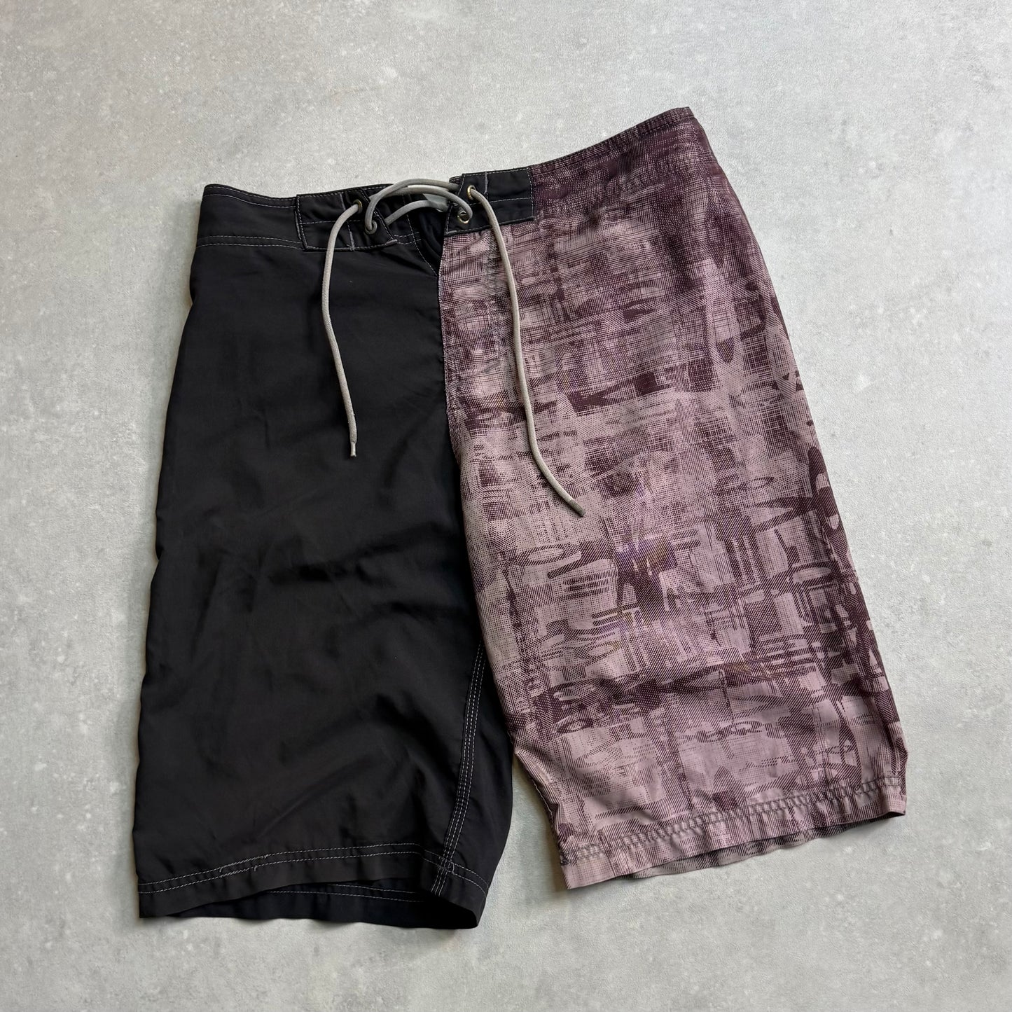 00's Oakley Boardshorts (30)