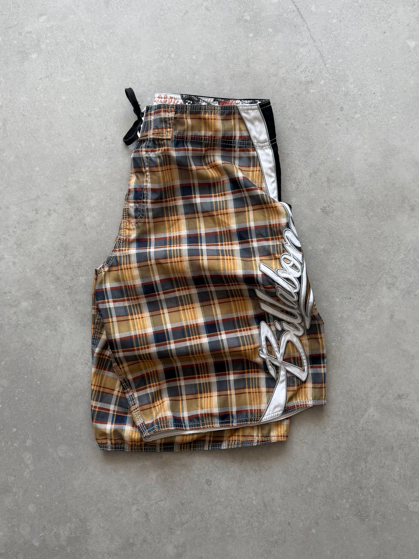 Vintage Billabong Mark Occhilupo Boardshorts (34)