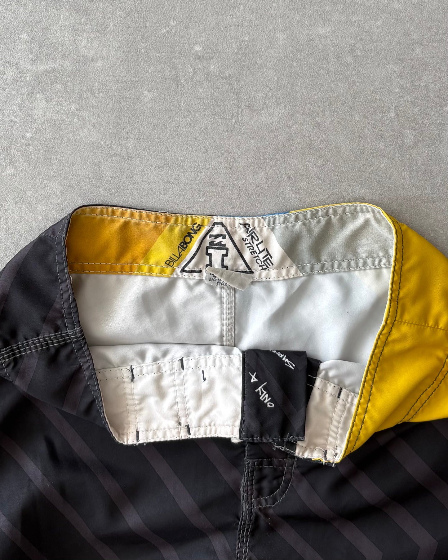 Vintage Billabong Andy Irons Arilite Boardshorts (30)