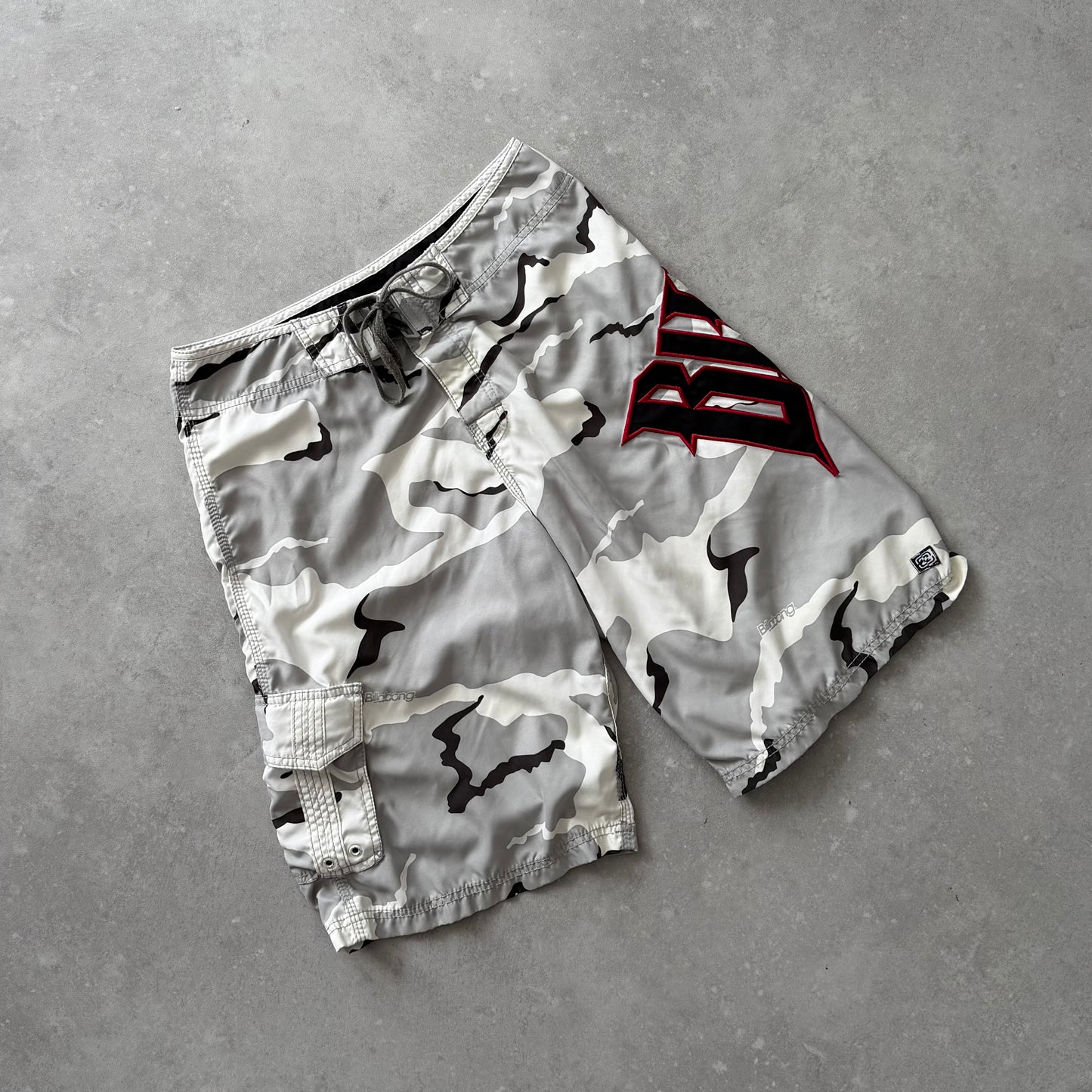 Vintage Billabong Camo Boardshorts (32)