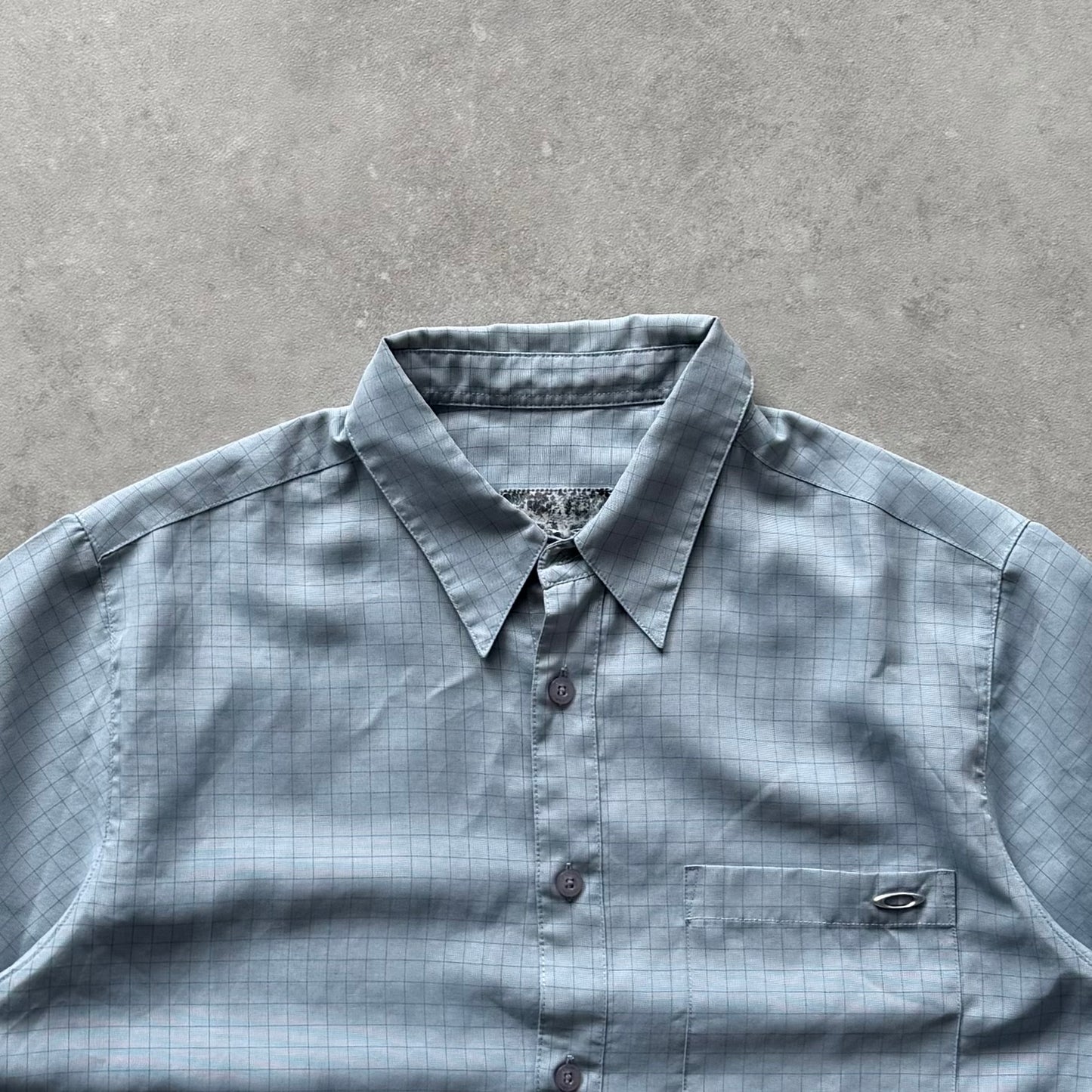 Vintage Oakley Shirt (L)