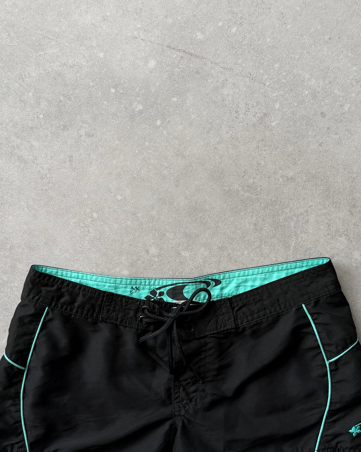 Vintage O’Neill Women’s Boardshorts (28)