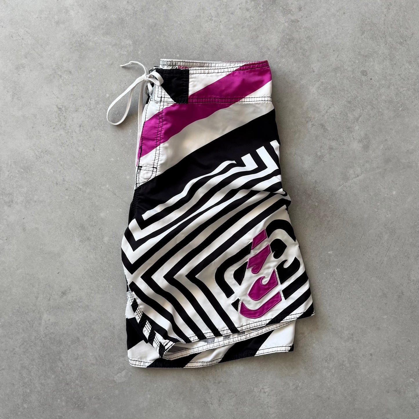 Vintage Taj Burrow Boardshorts (32)