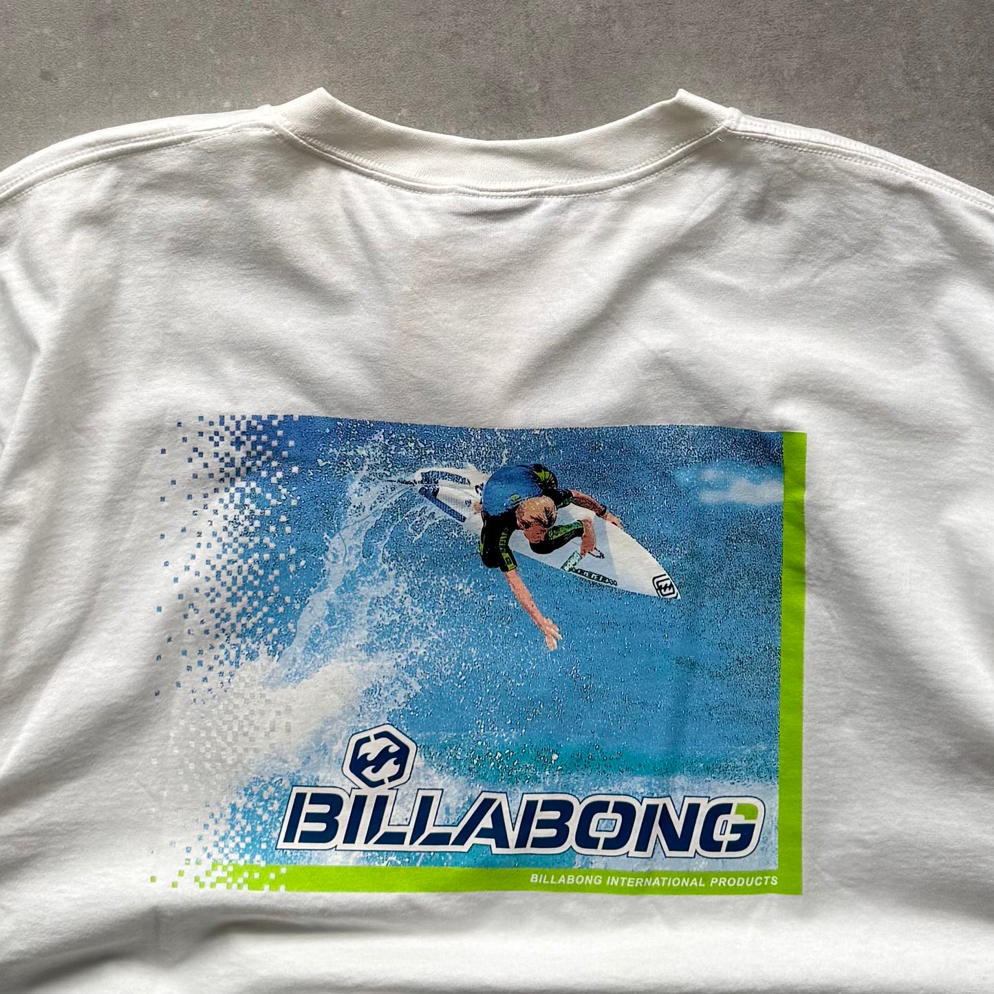 BNWT 00’s Billabong T-shirt (XL)
