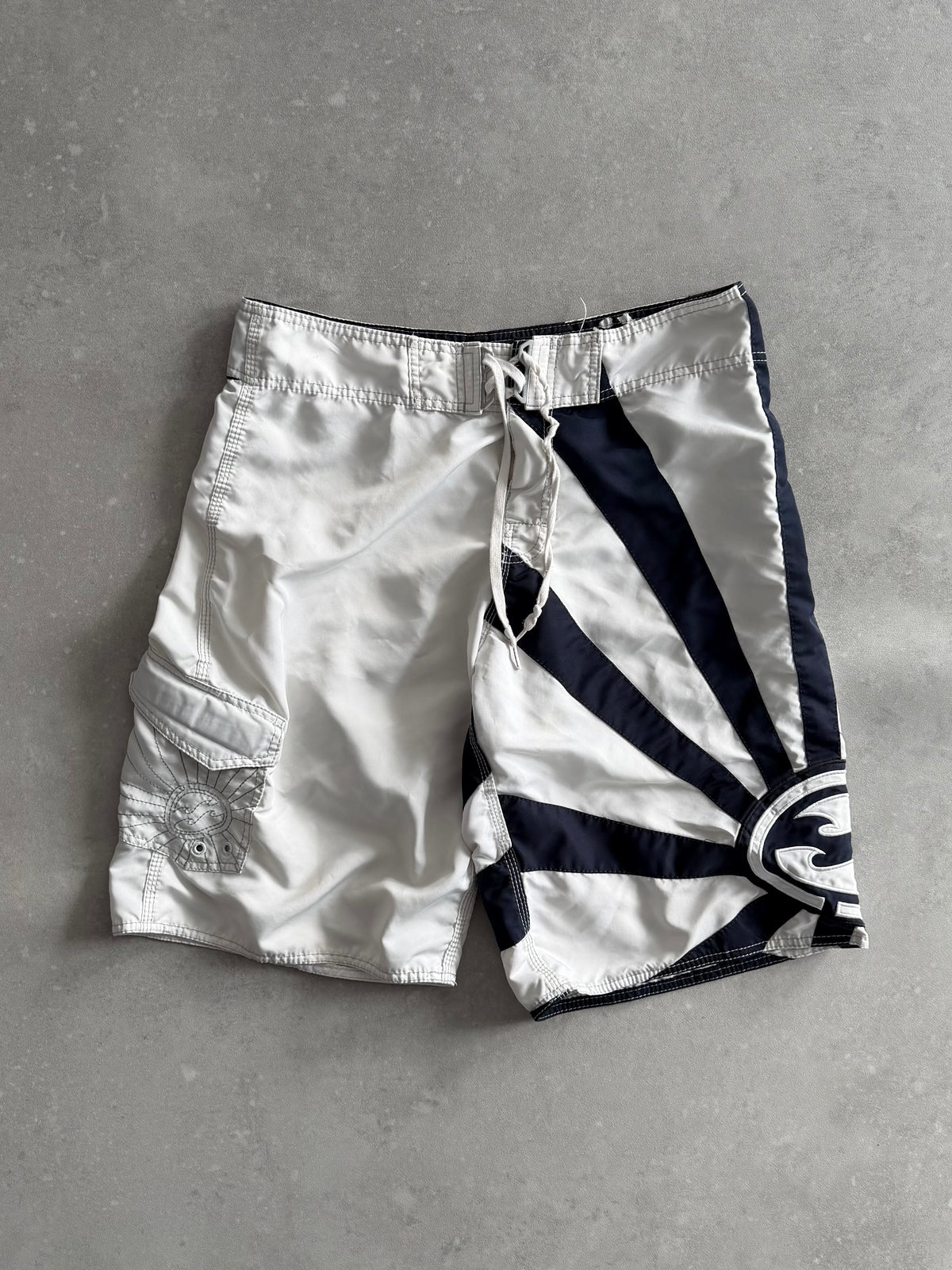 Vintage Billabong Andy Irons Rising Sun Boardshorts (34)