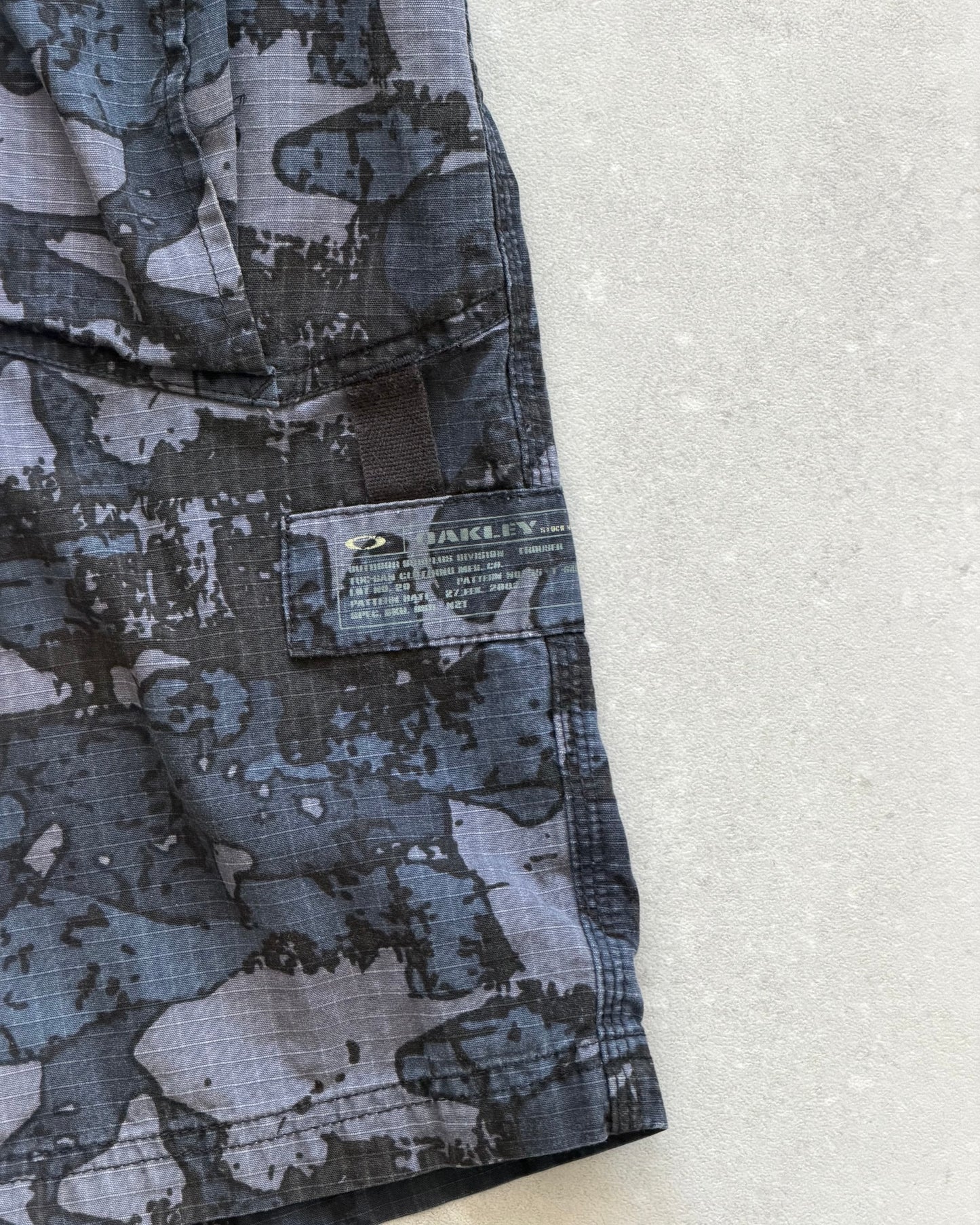 Vintage Oakley Shorts (28)
