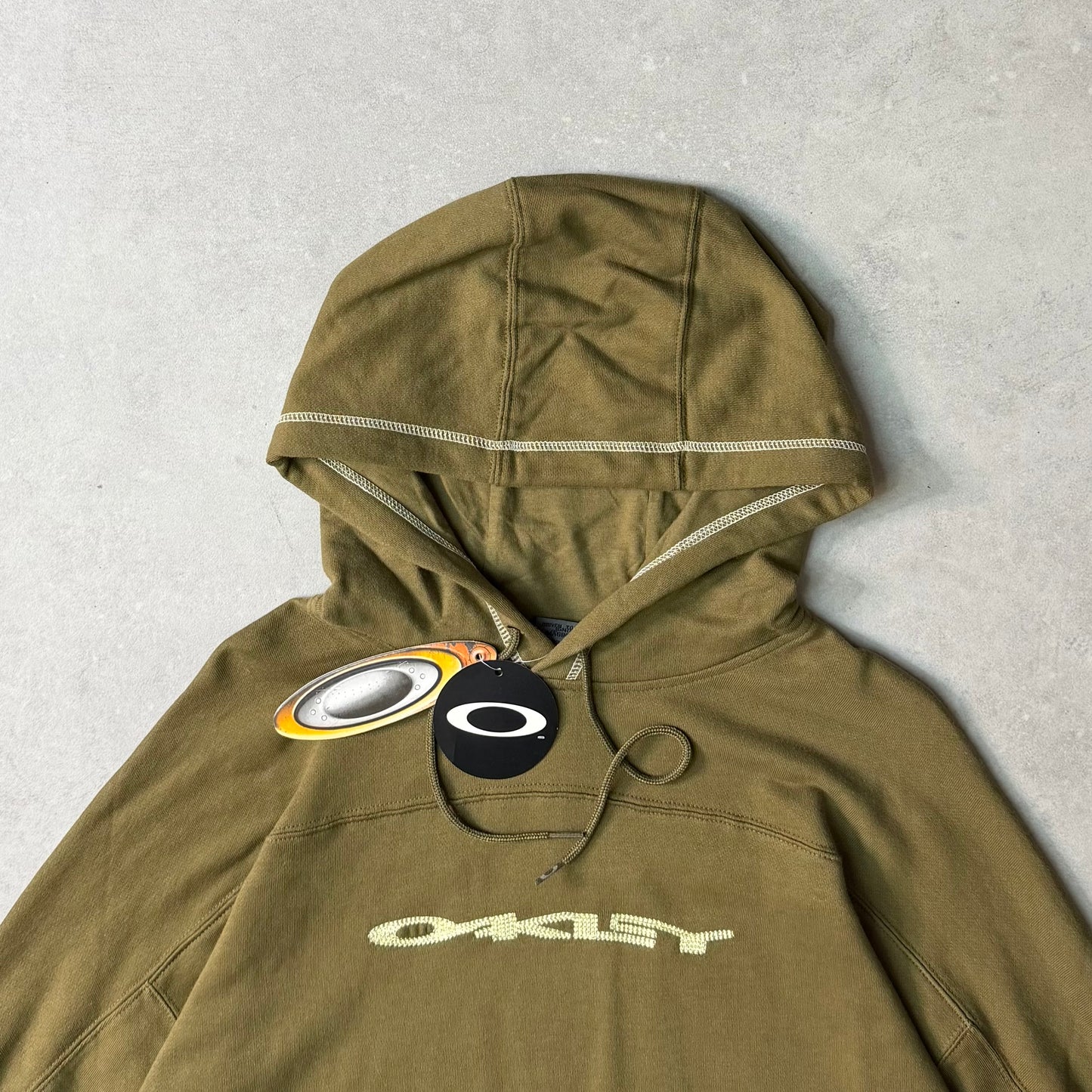 BNWT 00’s Oakley Hoodie (L)