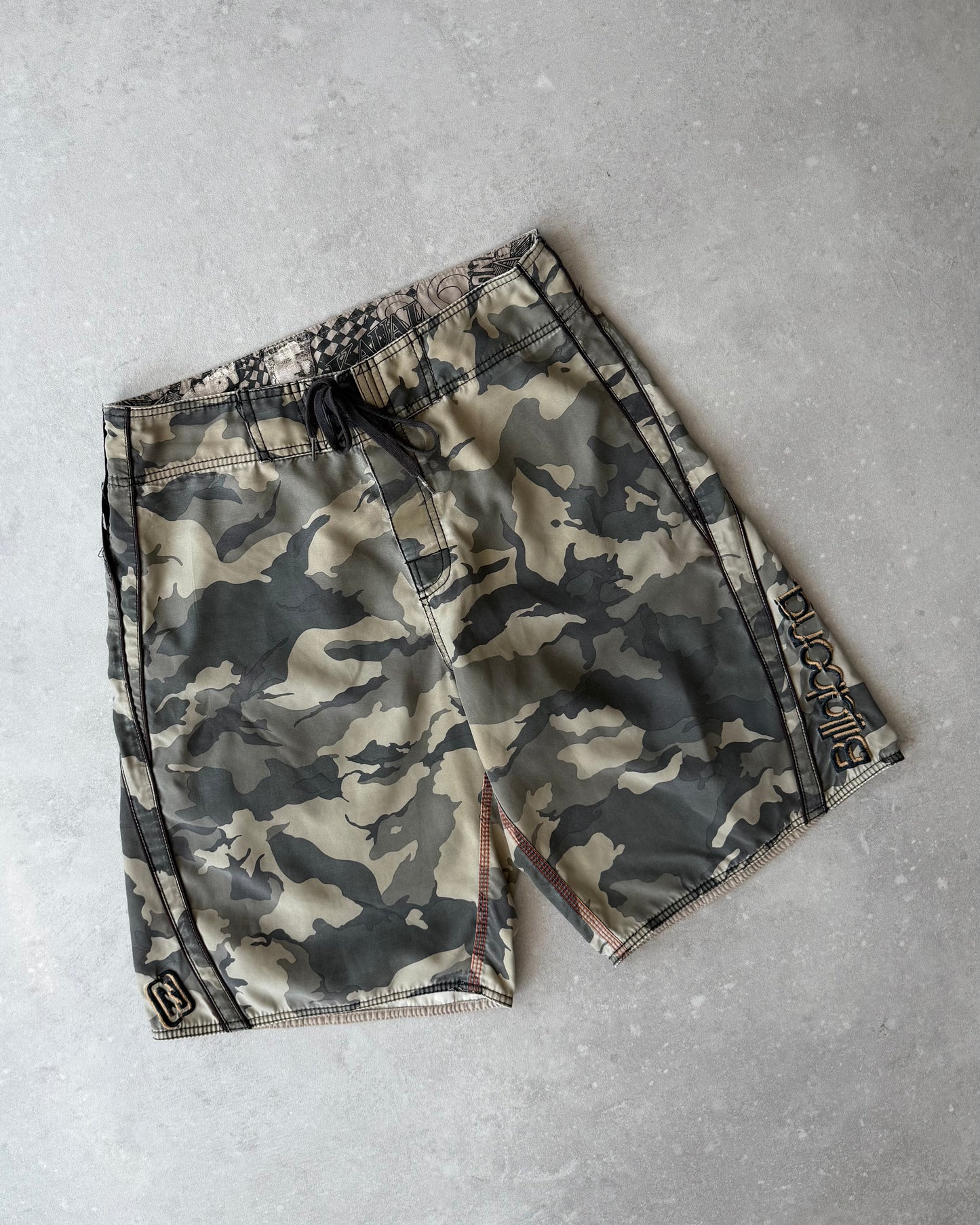 Vintage Billabong Andy Irons Kauai Boardshorts (32)