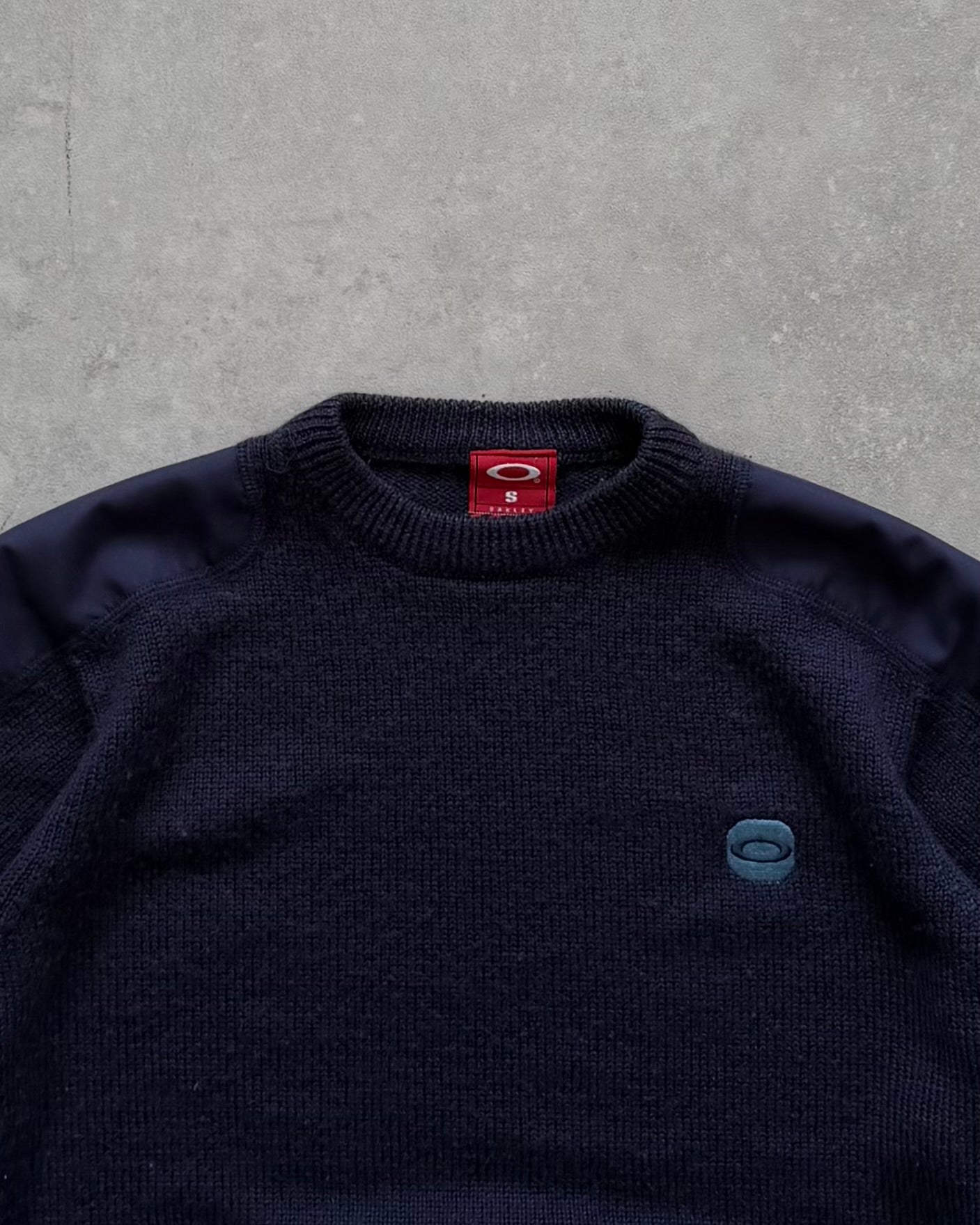 Vintage Oakley Women’s Knit Jumper (S)