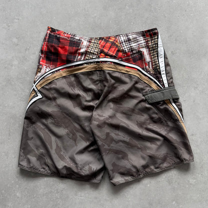 Vintage Billabong Mark Occhilupo BoardShorts (36)