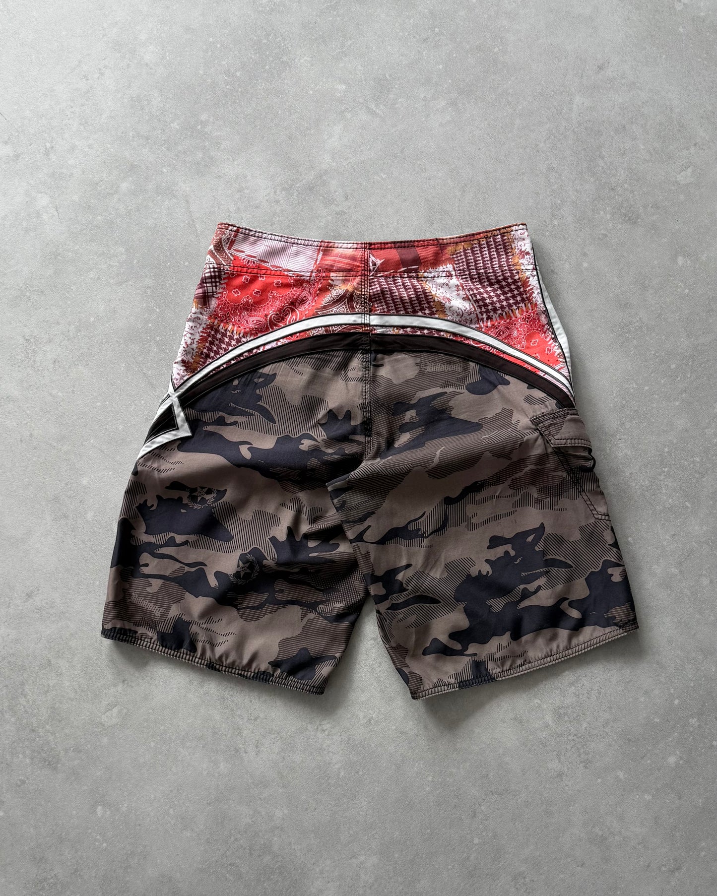 Vintage Billabong Mark Occhilupo Boardshorts (32)