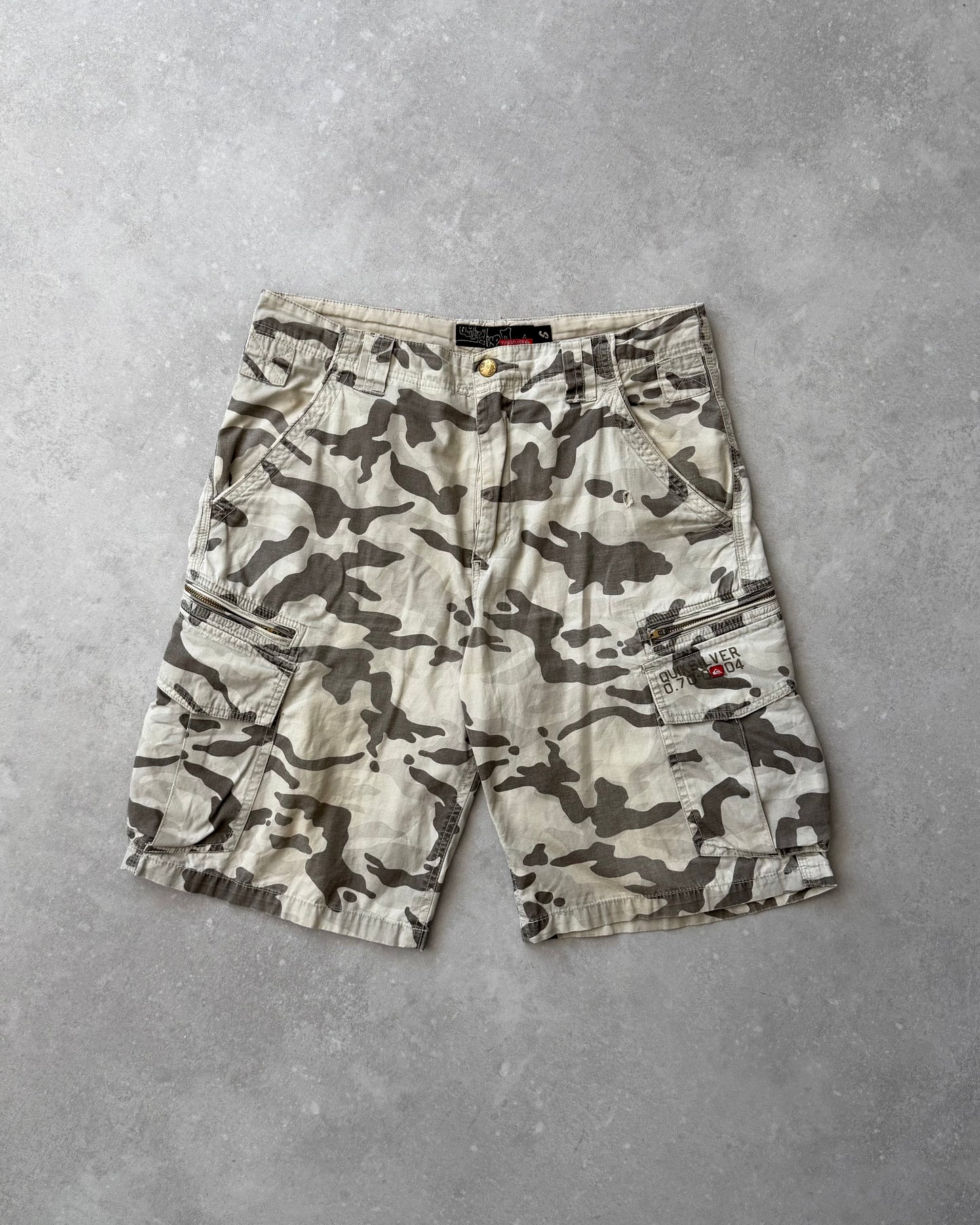 Vintage Quiksilver Camo Cargo Shorts (30)