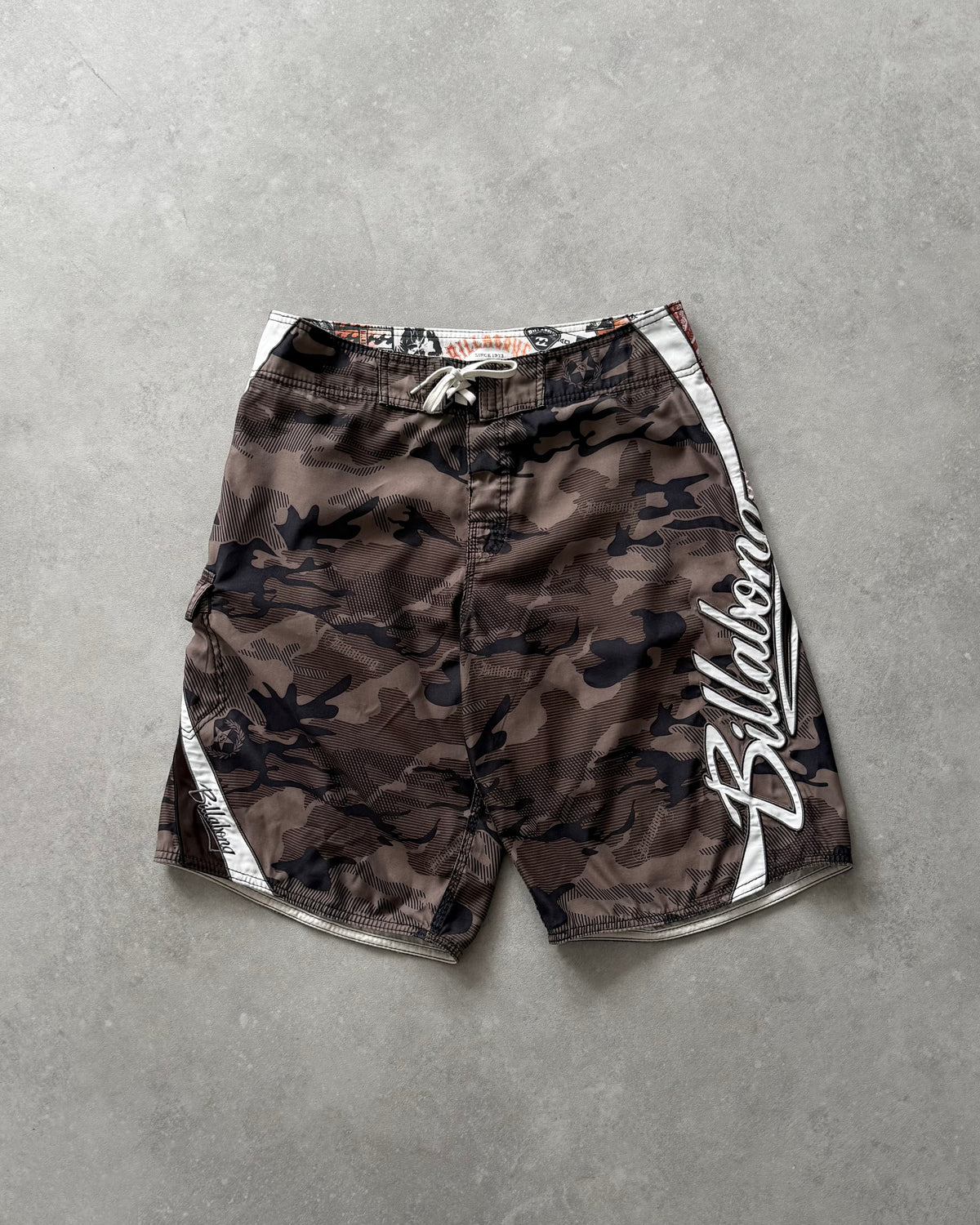 Vintage Billabong Mark Occhilupo Boardshorts (32)