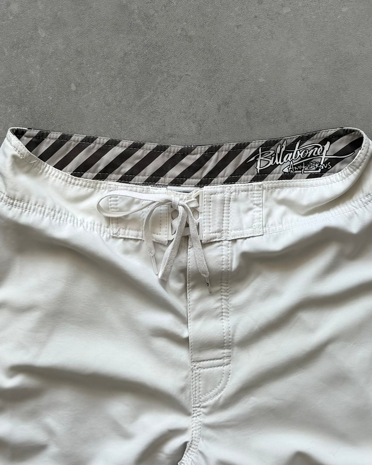 Vintage Billabong Andy Irons 3xWC Boardshorts (32)