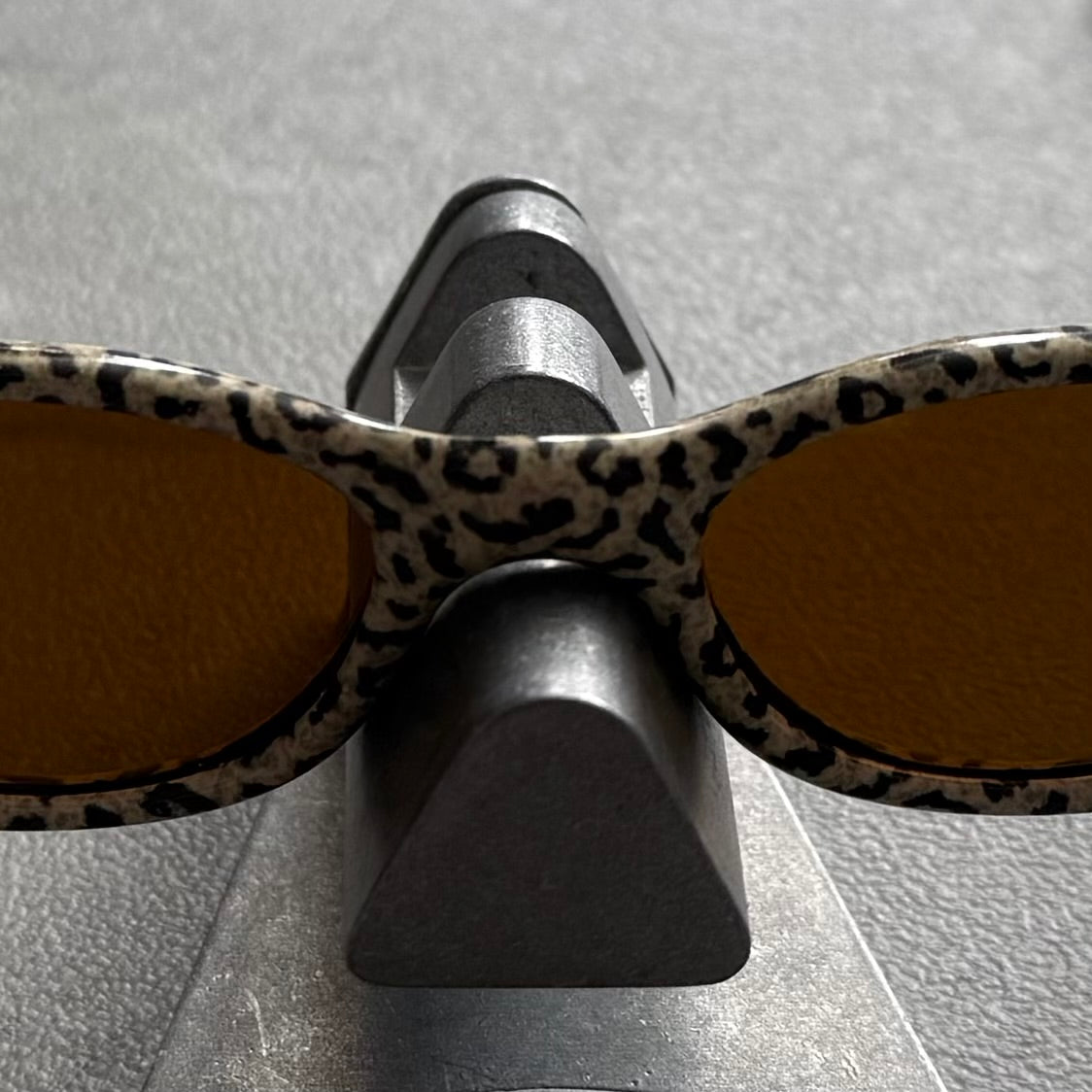 Vintage Oakley Mag Four Cheetah Sunglasses