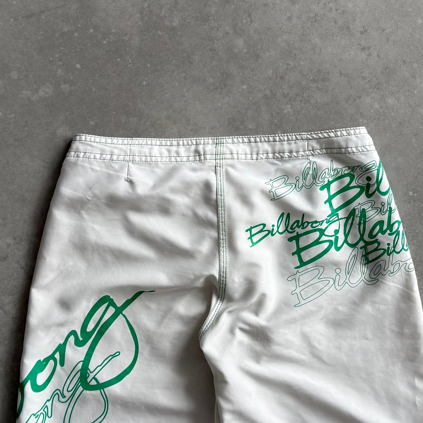 Vintage Billabong 3/4 length Boardshorts (Wmns 32)