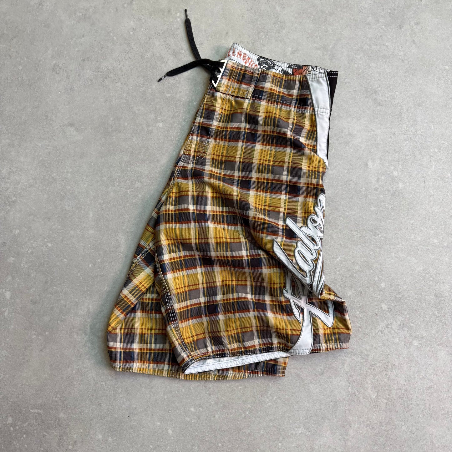 00’s Billabong ''Mark Occhilupo'' Boardshorts (31)
