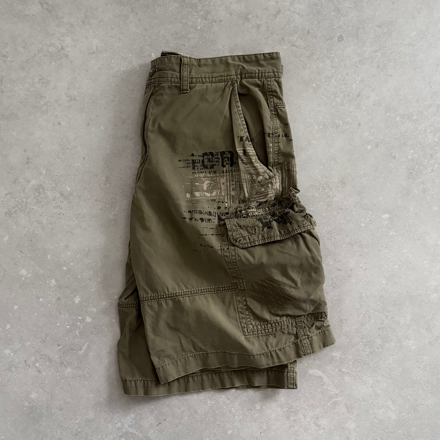 00’s Oakley Cargo Shorts (34)