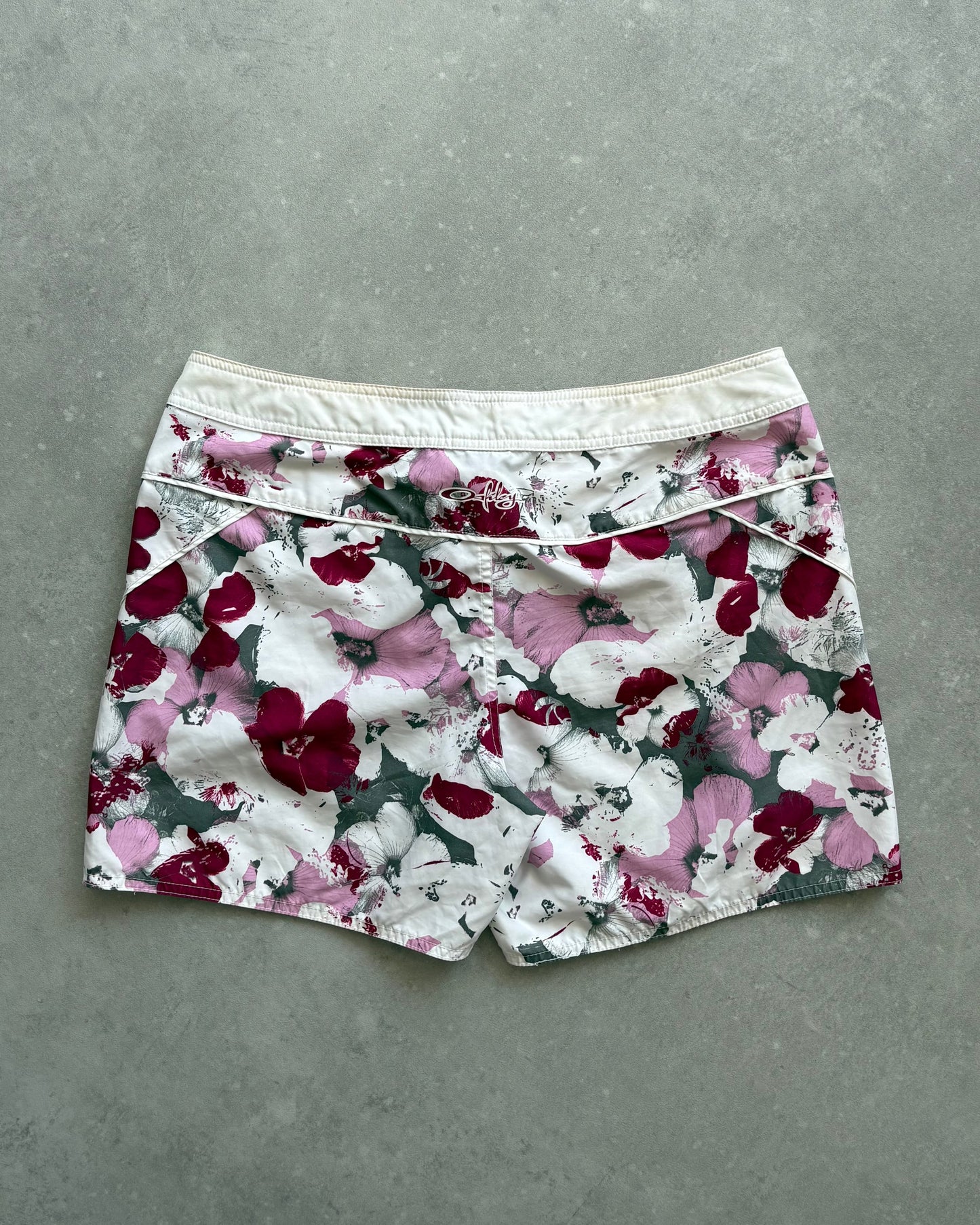 Vintage Oakley Women’s Boardshorts (36)