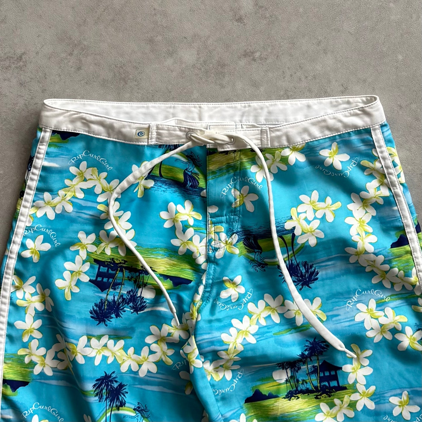 Vintage Rip Curl 3/4 length Boardshorts (Wmns 28)
