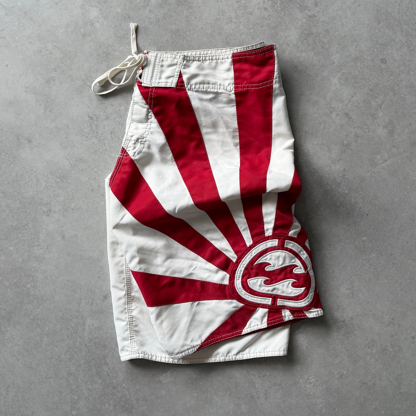 Vintage Billbong Andy Irons Rising Sun Boardshorts (32)