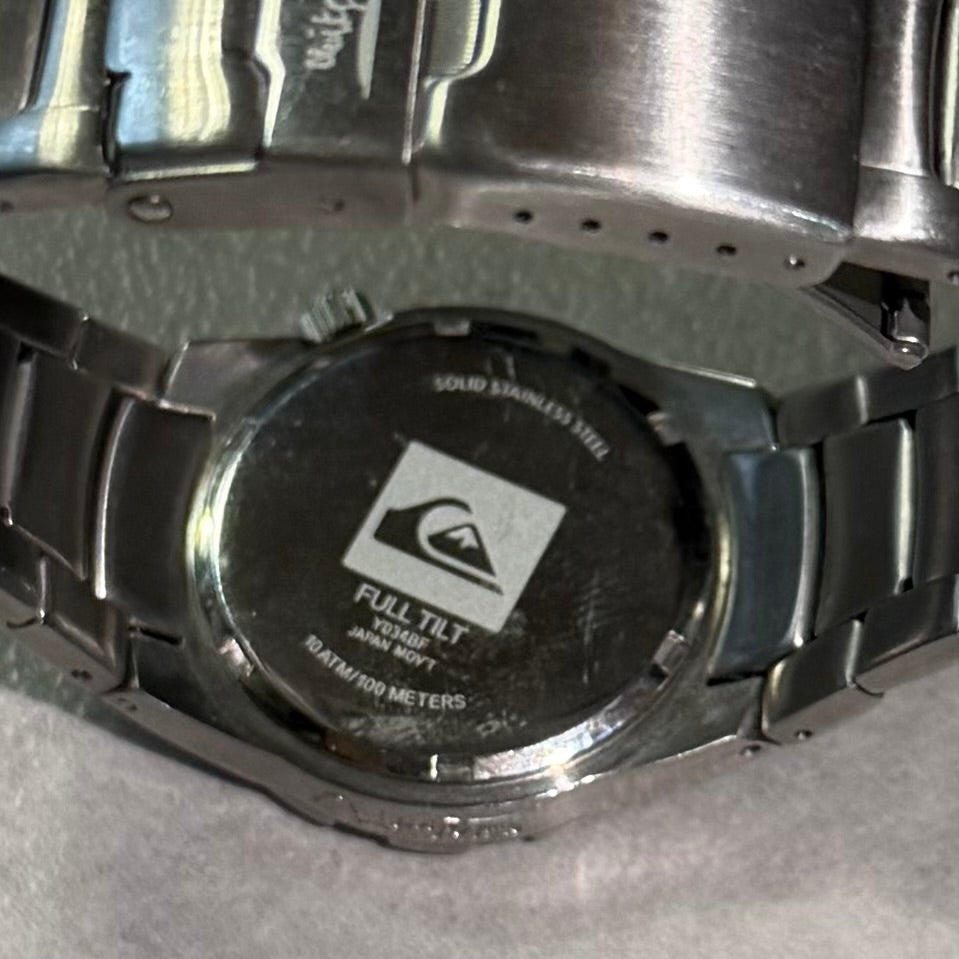 00’s Quiksilver Red Face Watch