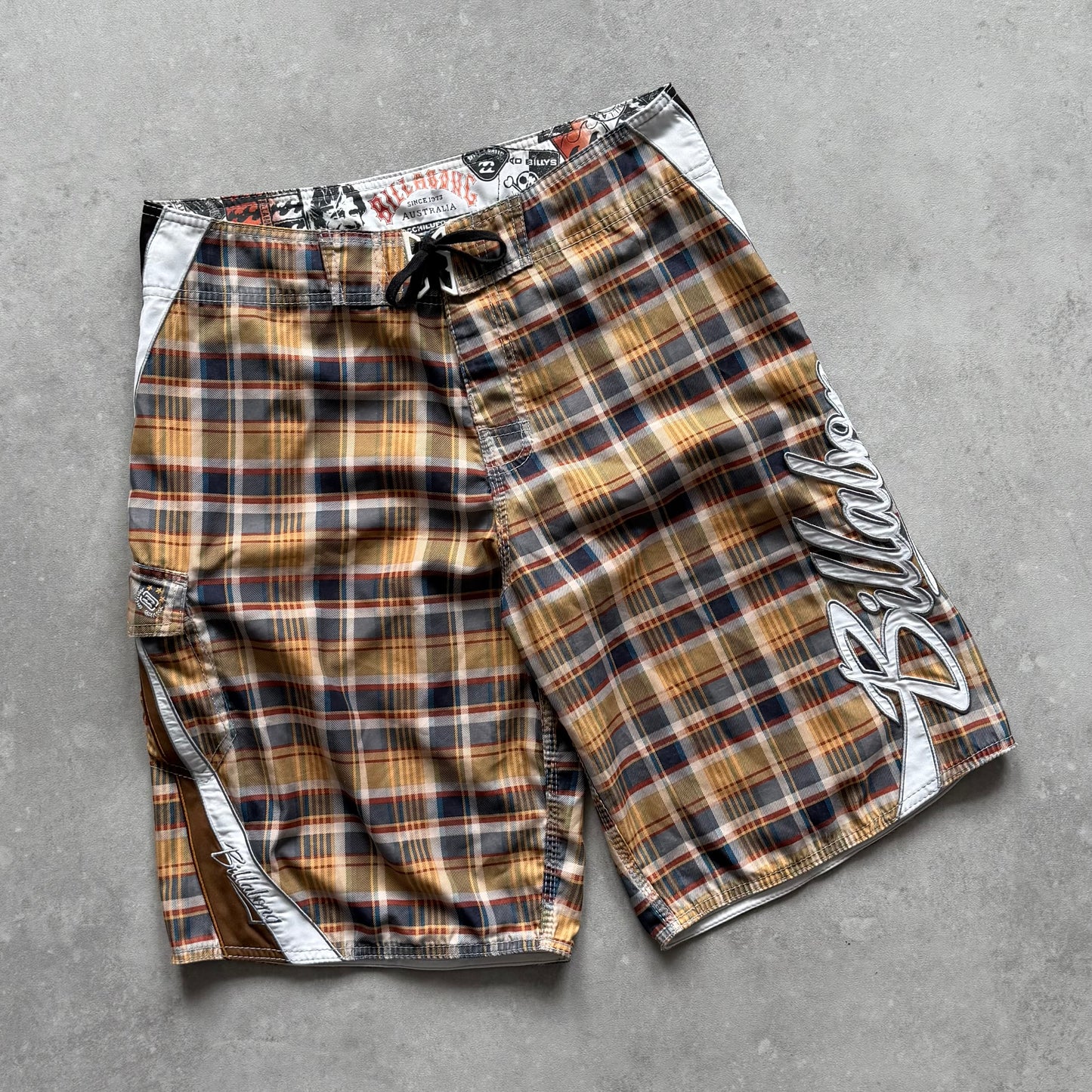 Vintage Billabong Mark Occhilupo BoardShorts (32)