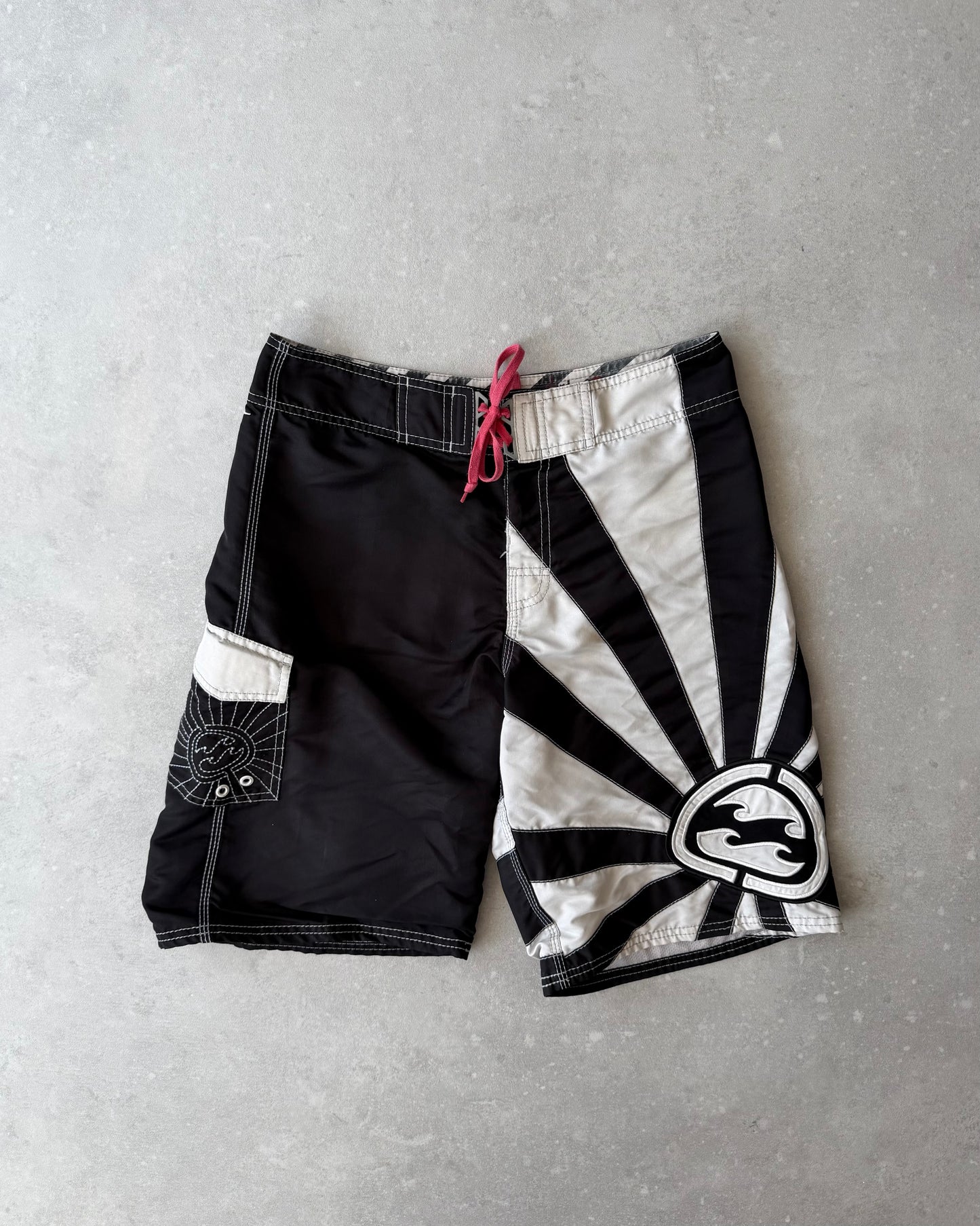 Vintage Billabong Andy Irons Rising Sun Boardshorts (30)