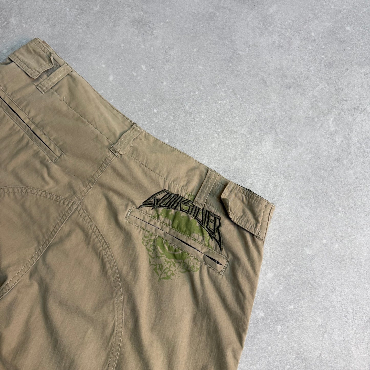 00’s Quiksilver Cargo Shorts (36)