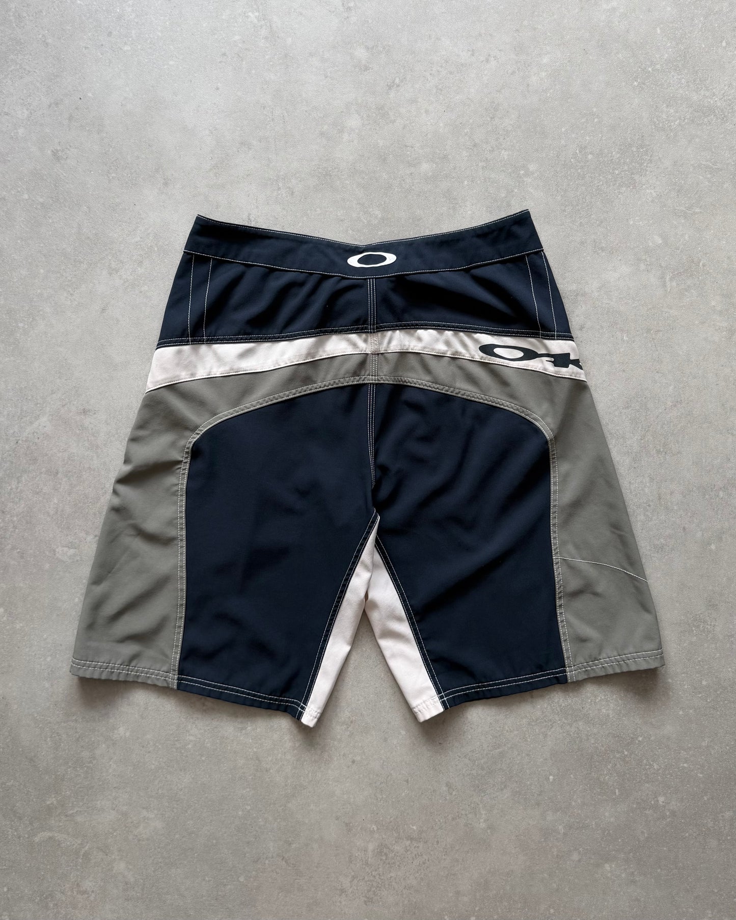Vintage Oakley Boardshorts (36)