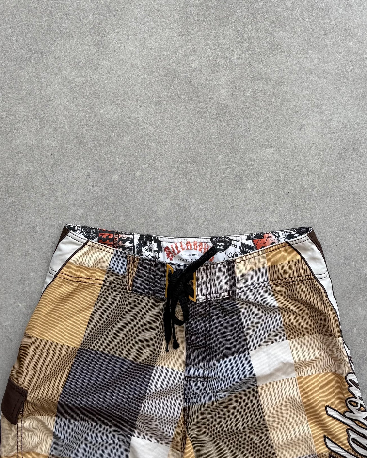 Vintage Billabong Mark Occhilupo Boardshorts (32)