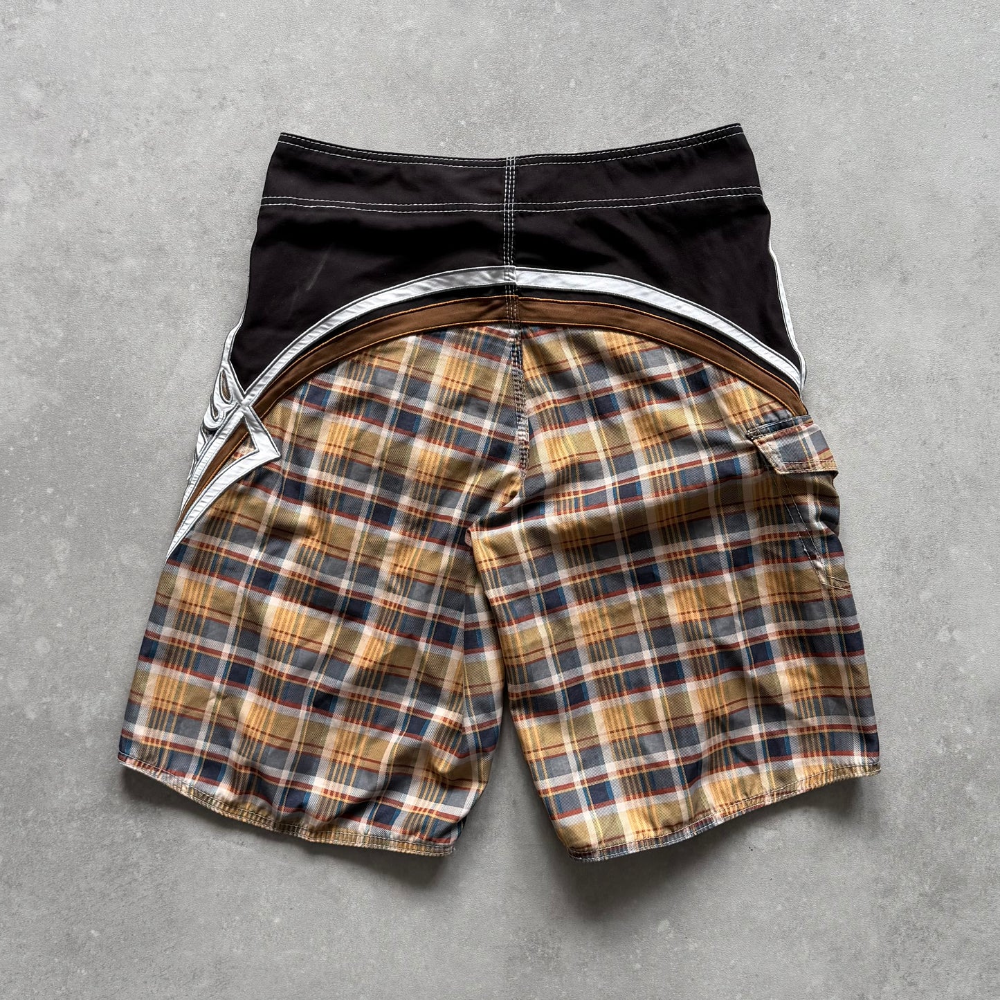 Vintage Billabong Mark Occhilupo BoardShorts (32)