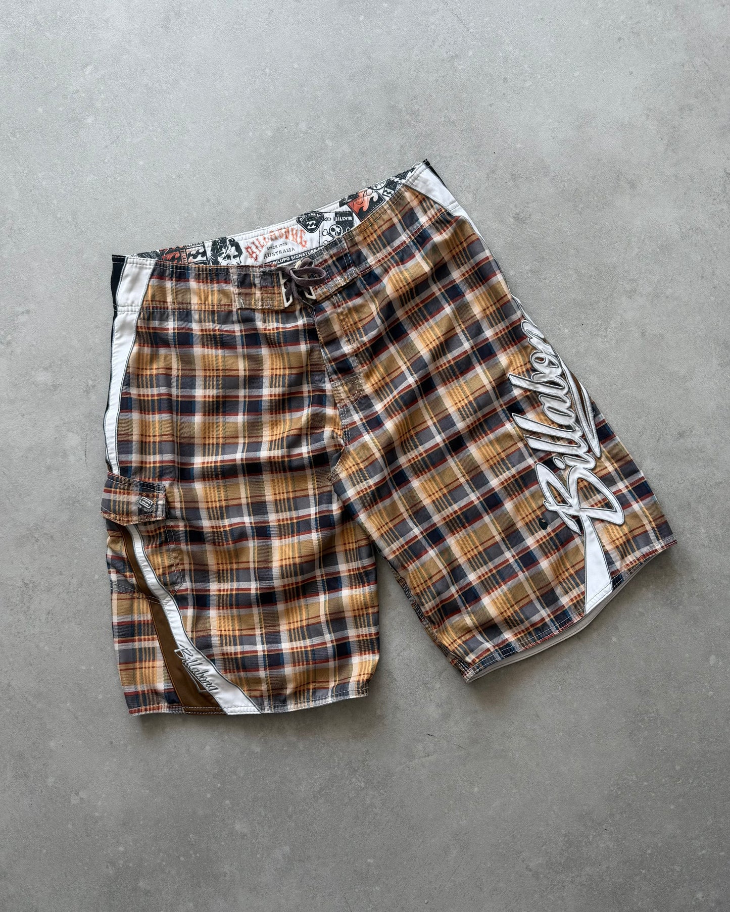 Vintage Billabong Mark Occhilupo Boardshorts (34)